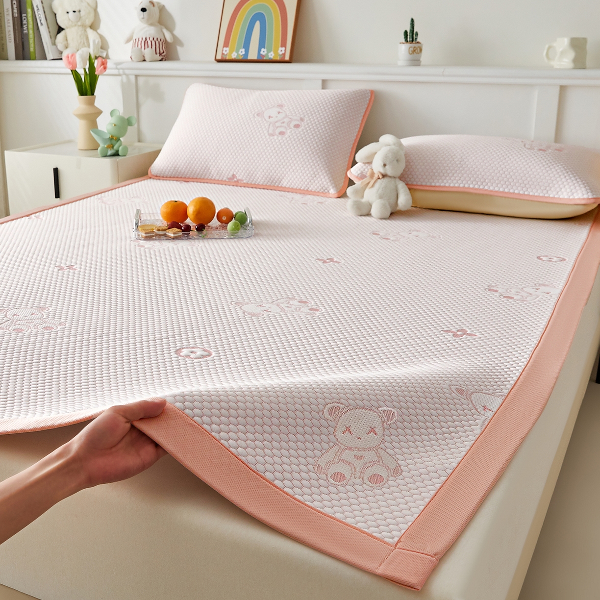 91家纺网 家纺一手货源 找家纺 （总）家品罗兰 2026新款夏季A类冰豆豆凉席冰丝凉席家用双人冰丝席床单可机洗水洗单人学生宿舍夏天空调软席三件套大床