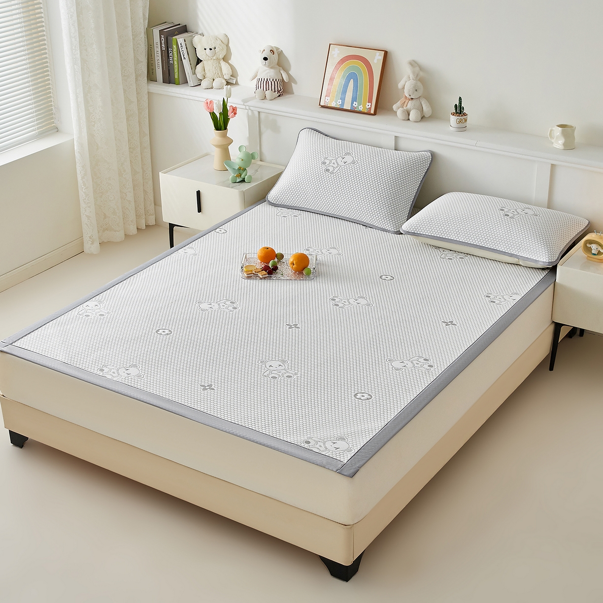 91家纺网 家纺一手货源 找家纺 家品罗兰 2026新款夏季A类冰豆豆凉席冰丝凉席家用双人冰丝席床单可机洗水洗单人学生宿舍夏天空调软席三件套大床 抱抱熊-灰