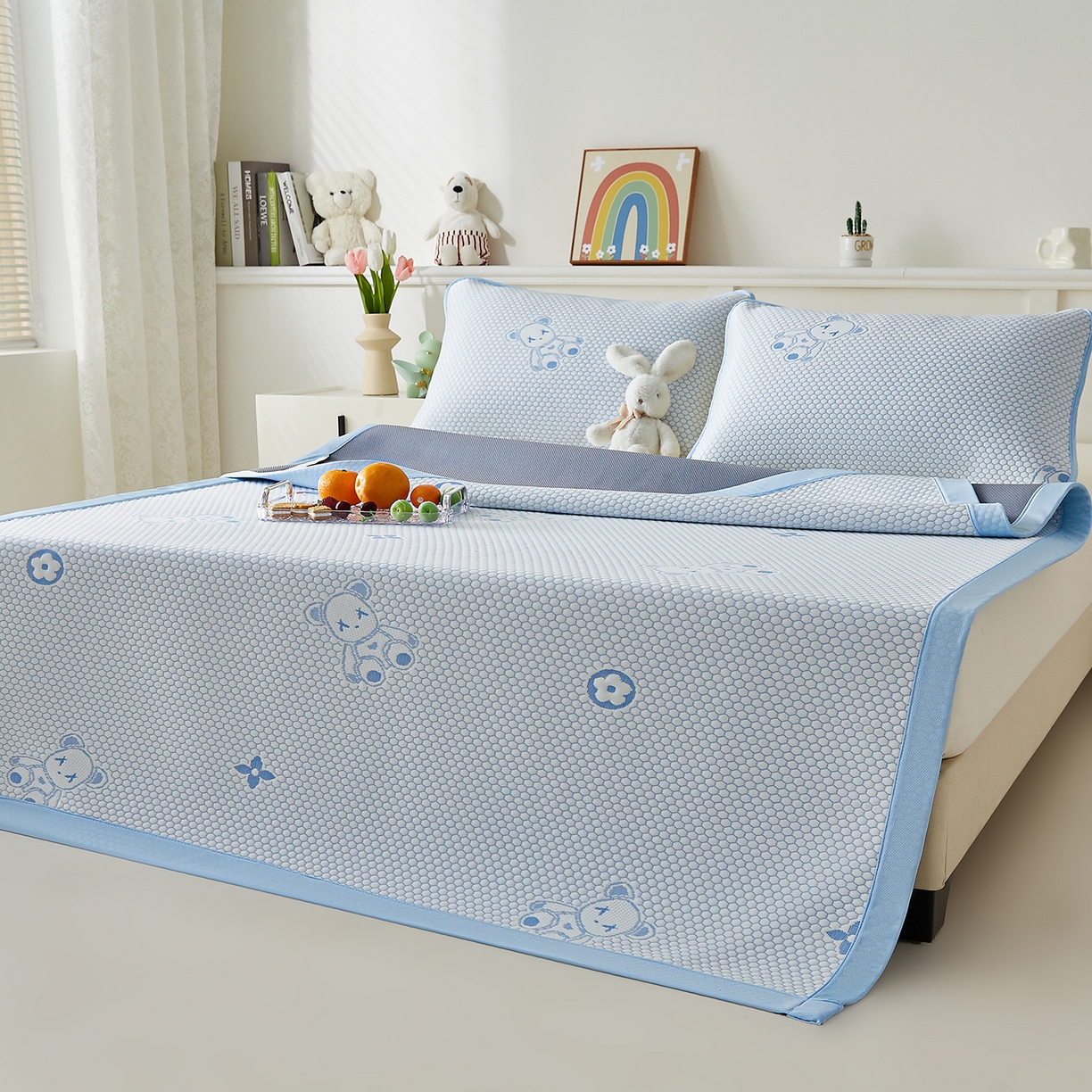 91家纺网 家纺一手货源 找家纺 家品罗兰 2026新款夏季A类冰豆豆凉席冰丝凉席家用双人冰丝席床单可机洗水洗单人学生宿舍夏天空调软席三件套大床 抱抱熊-蓝