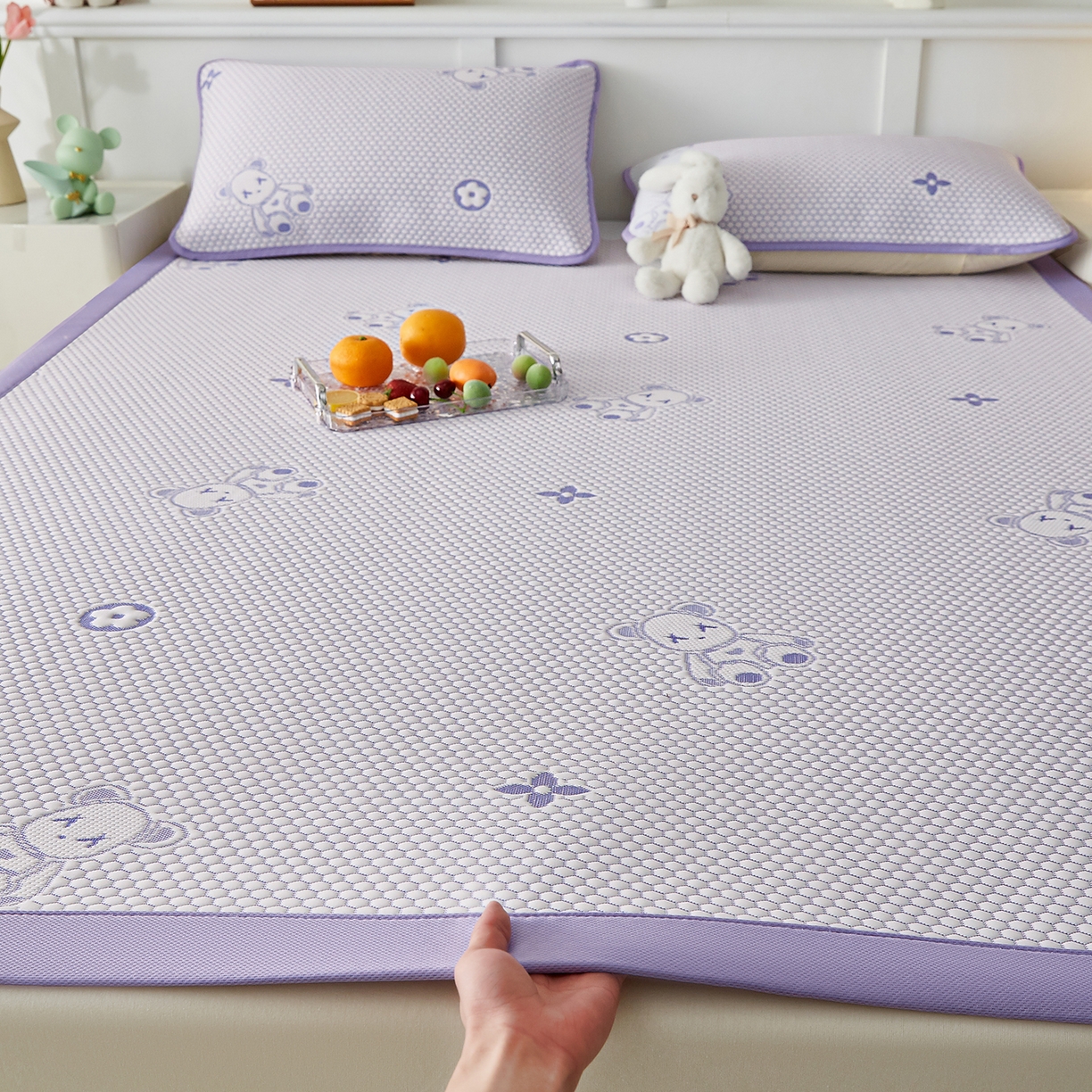 91家纺网 家纺一手货源 找家纺 家品罗兰 2026新款夏季A类冰豆豆凉席冰丝凉席家用双人冰丝席床单可机洗水洗单人学生宿舍夏天空调软席三件套大床 抱抱熊-紫