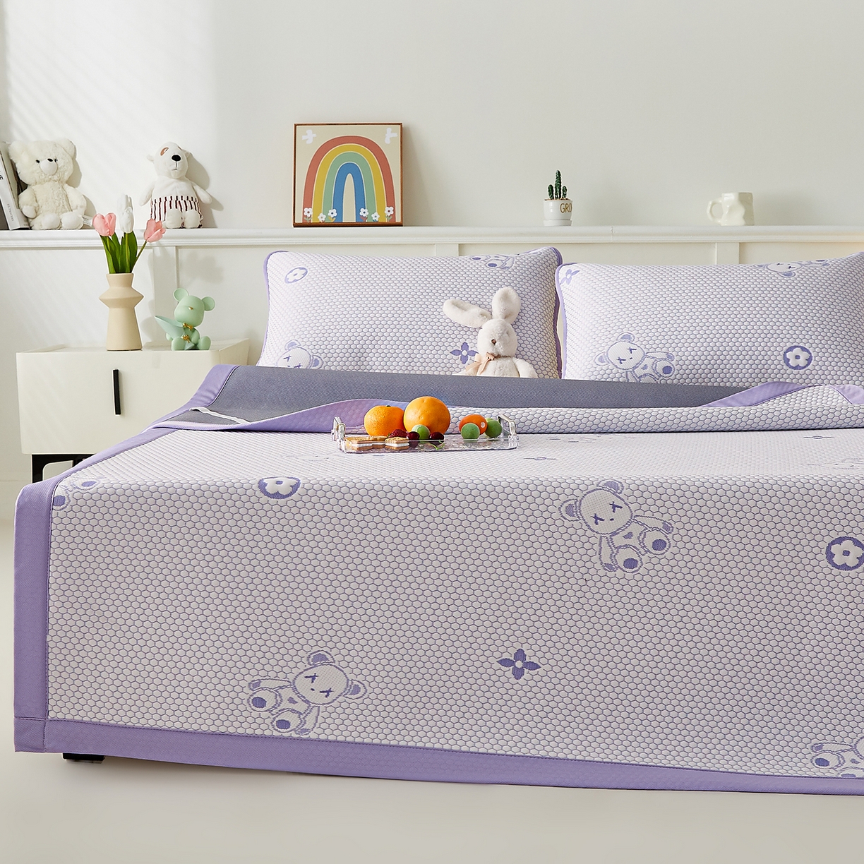 91家纺网 家纺一手货源 找家纺 家品罗兰 2026新款夏季A类冰豆豆凉席冰丝凉席家用双人冰丝席床单可机洗水洗单人学生宿舍夏天空调软席三件套大床 抱抱熊-紫