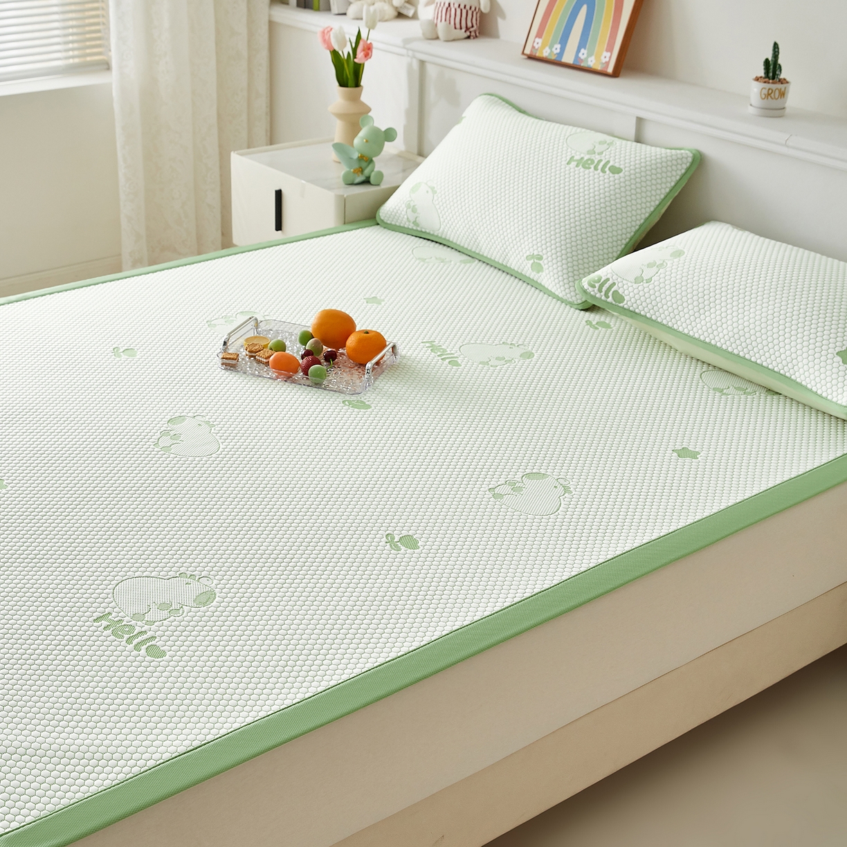 91家纺网 家纺一手货源 找家纺 家品罗兰 2026新款夏季A类冰豆豆凉席冰丝凉席家用双人冰丝席床单可机洗水洗单人学生宿舍夏天空调软席三件套大床 卡皮巴拉-绿