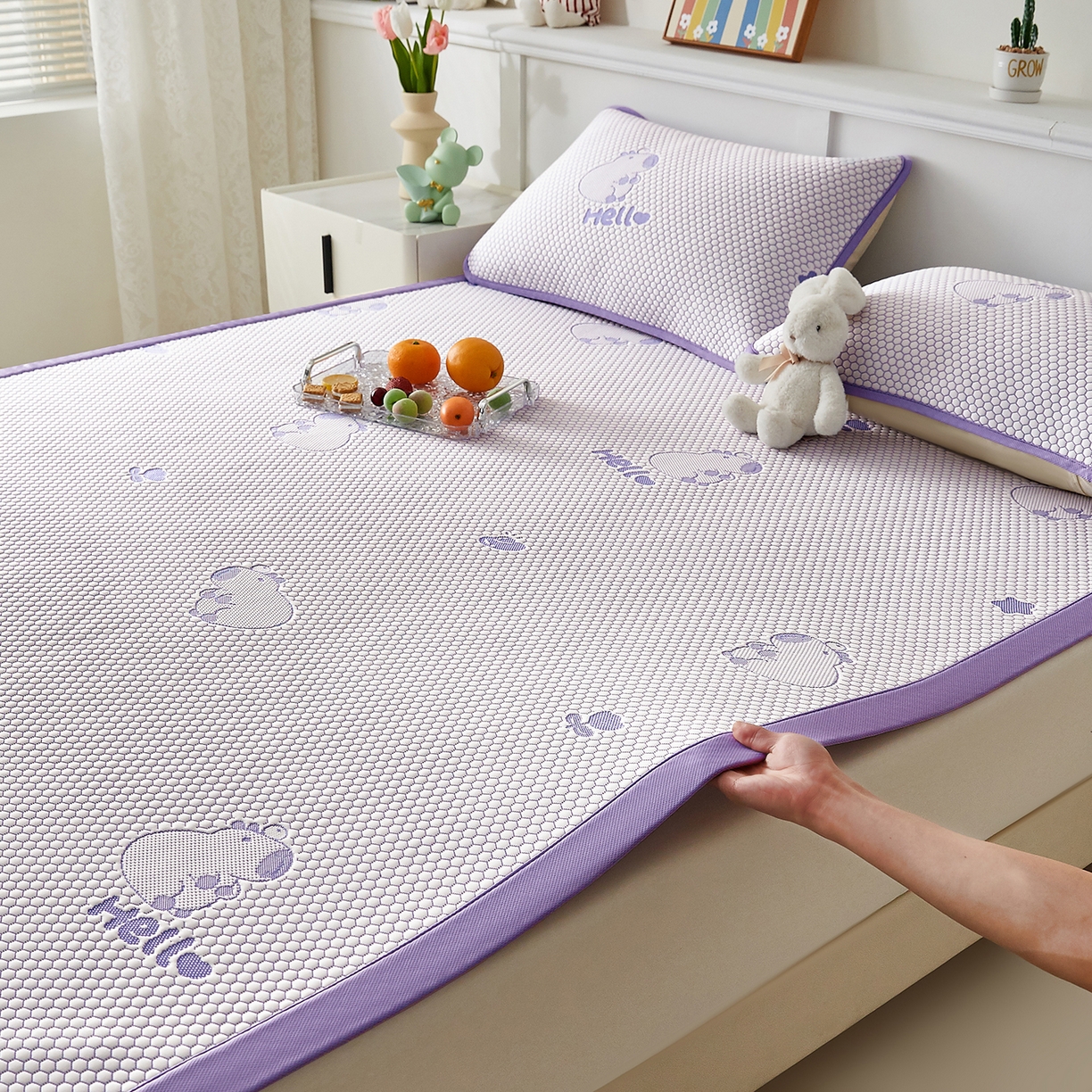 91家纺网 家纺一手货源 找家纺 家品罗兰 2026新款夏季A类冰豆豆凉席冰丝凉席家用双人冰丝席床单可机洗水洗单人学生宿舍夏天空调软席三件套大床 卡皮巴拉-紫