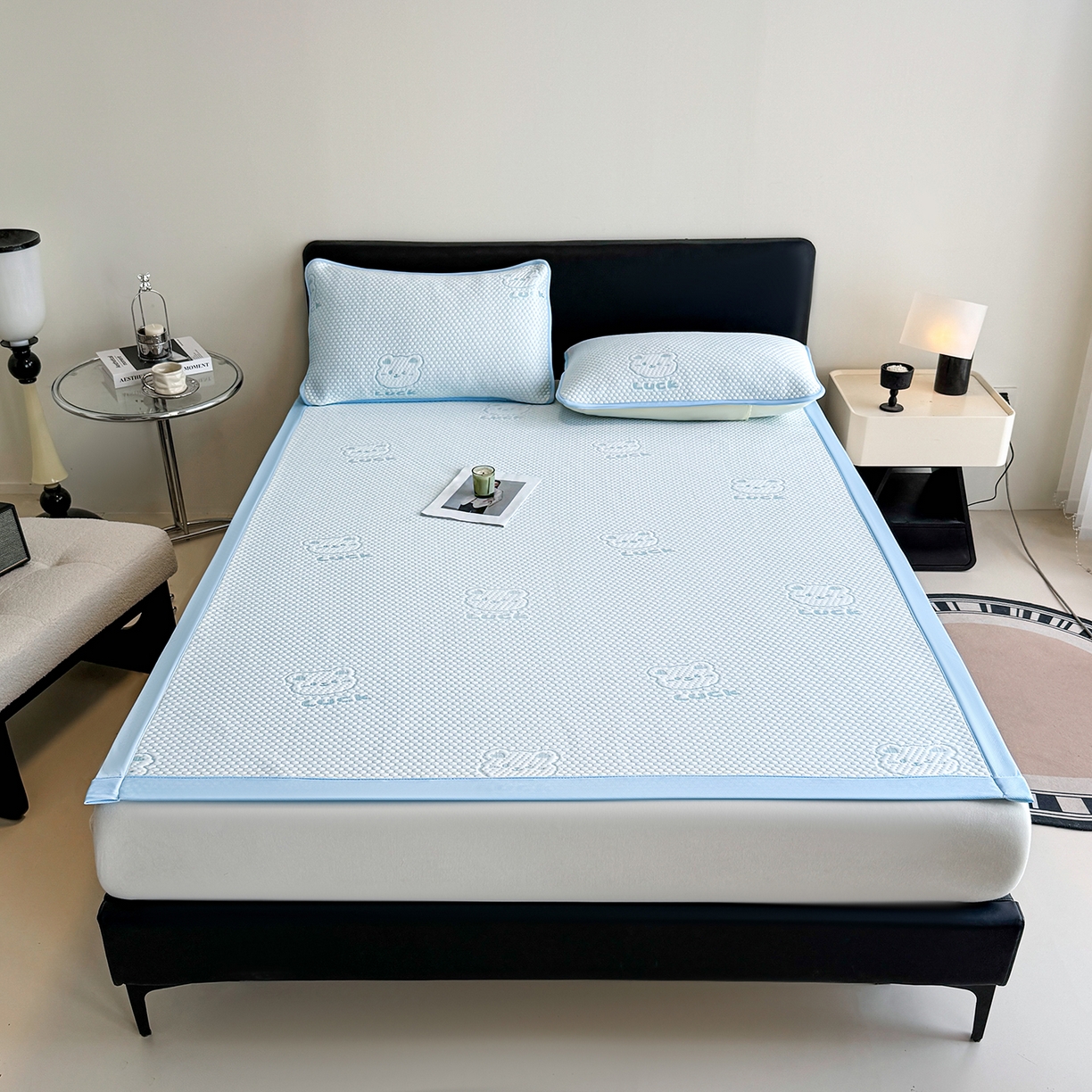 91家纺网 家纺一手货源 找家纺 家品罗兰 2026新款夏季A类冰豆豆凉席冰丝凉席家用双人冰丝席床单可机洗水洗单人学生宿舍夏天空调软席三件套大床 小冰熊-蓝