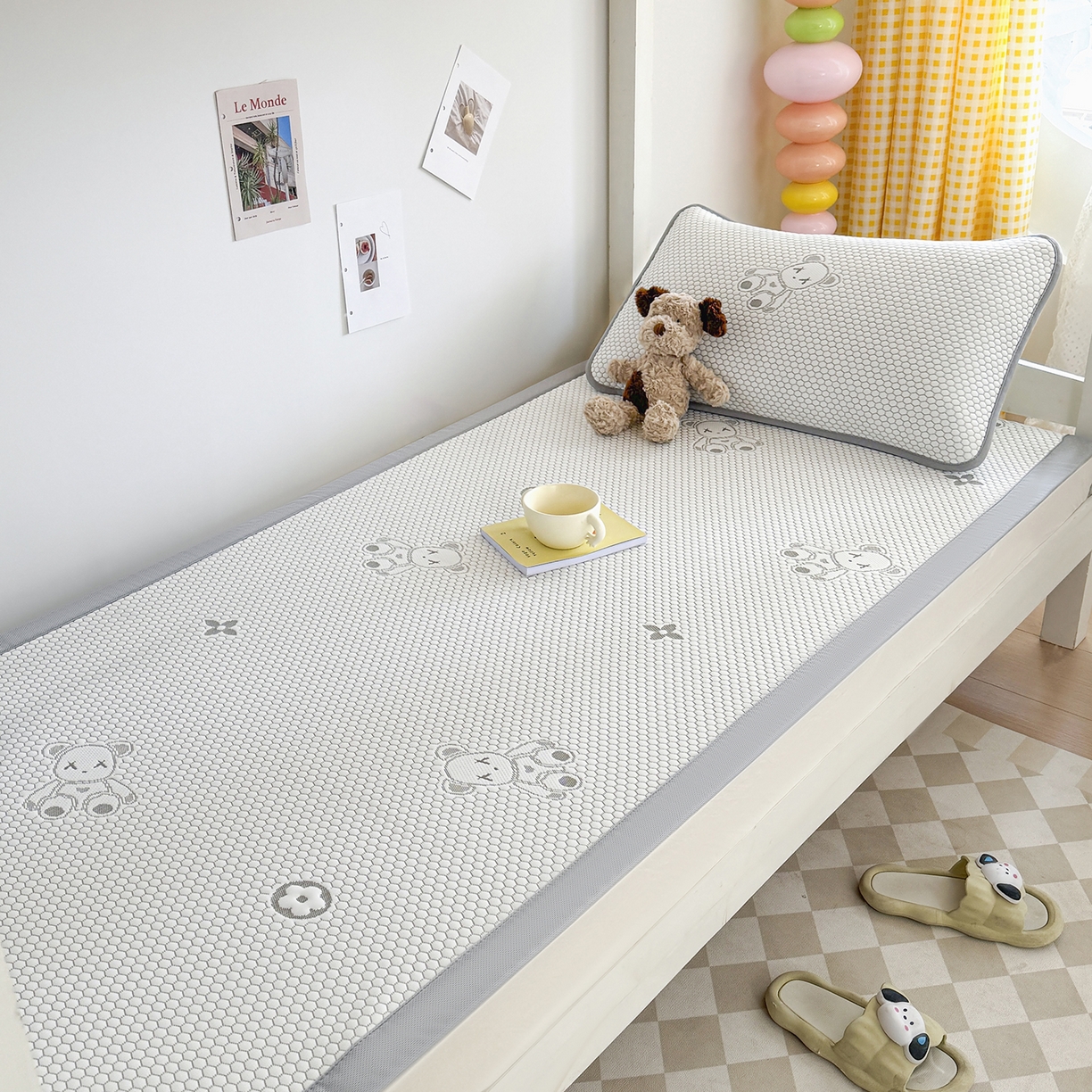 91家纺网 家纺一手货源 找家纺 家品罗兰 2026新款夏季A类冰豆豆凉席冰丝凉席家用双人冰丝席床单可机洗水洗单人学生宿舍夏天空调席三件套学生床 抱抱熊-灰