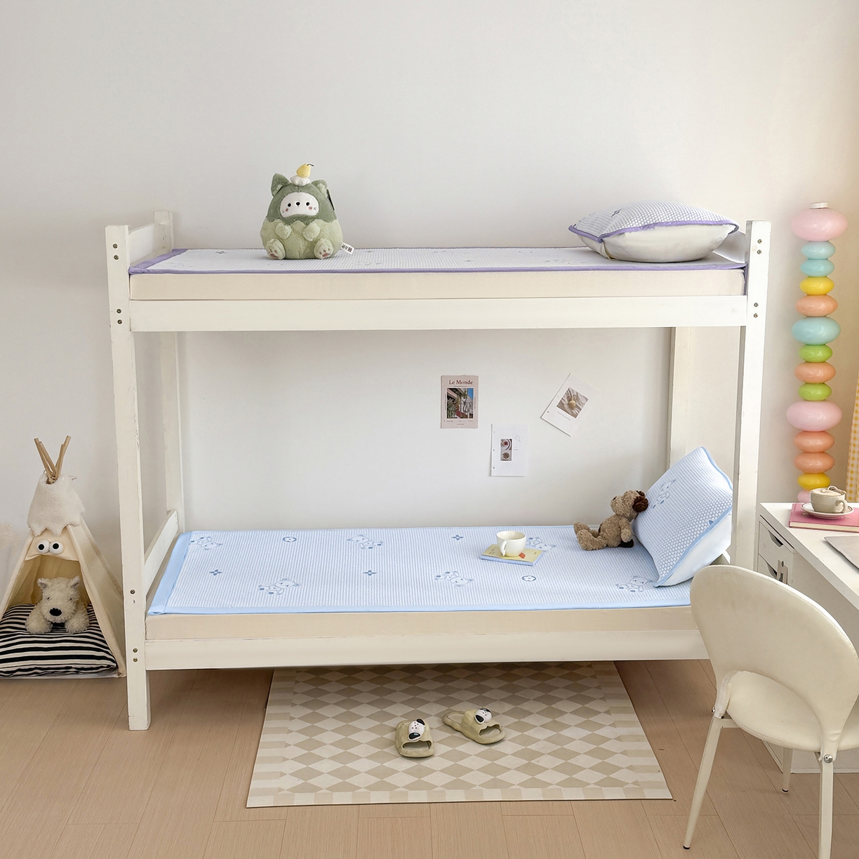 91家纺网 家纺一手货源 找家纺 家品罗兰 2026新款夏季A类冰豆豆凉席冰丝凉席家用双人冰丝席床单可机洗水洗单人学生宿舍夏天空调席三件套学生床 抱抱熊-蓝