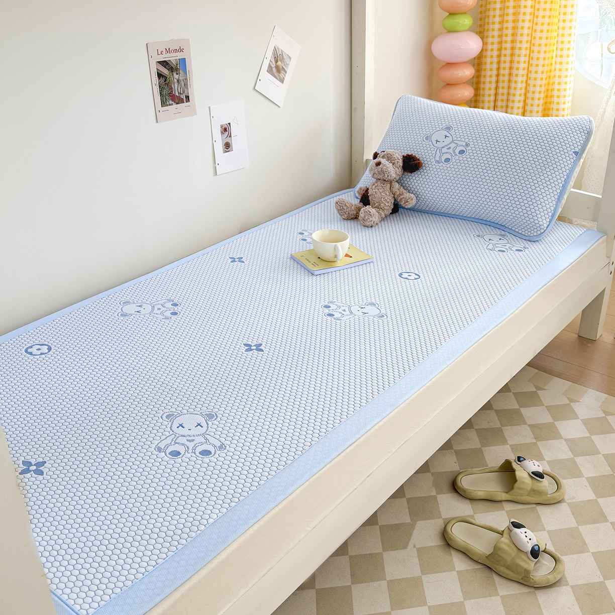 91家纺网 家纺一手货源 找家纺 家品罗兰 2026新款夏季A类冰豆豆凉席冰丝凉席家用双人冰丝席床单可机洗水洗单人学生宿舍夏天空调席三件套学生床 抱抱熊-蓝