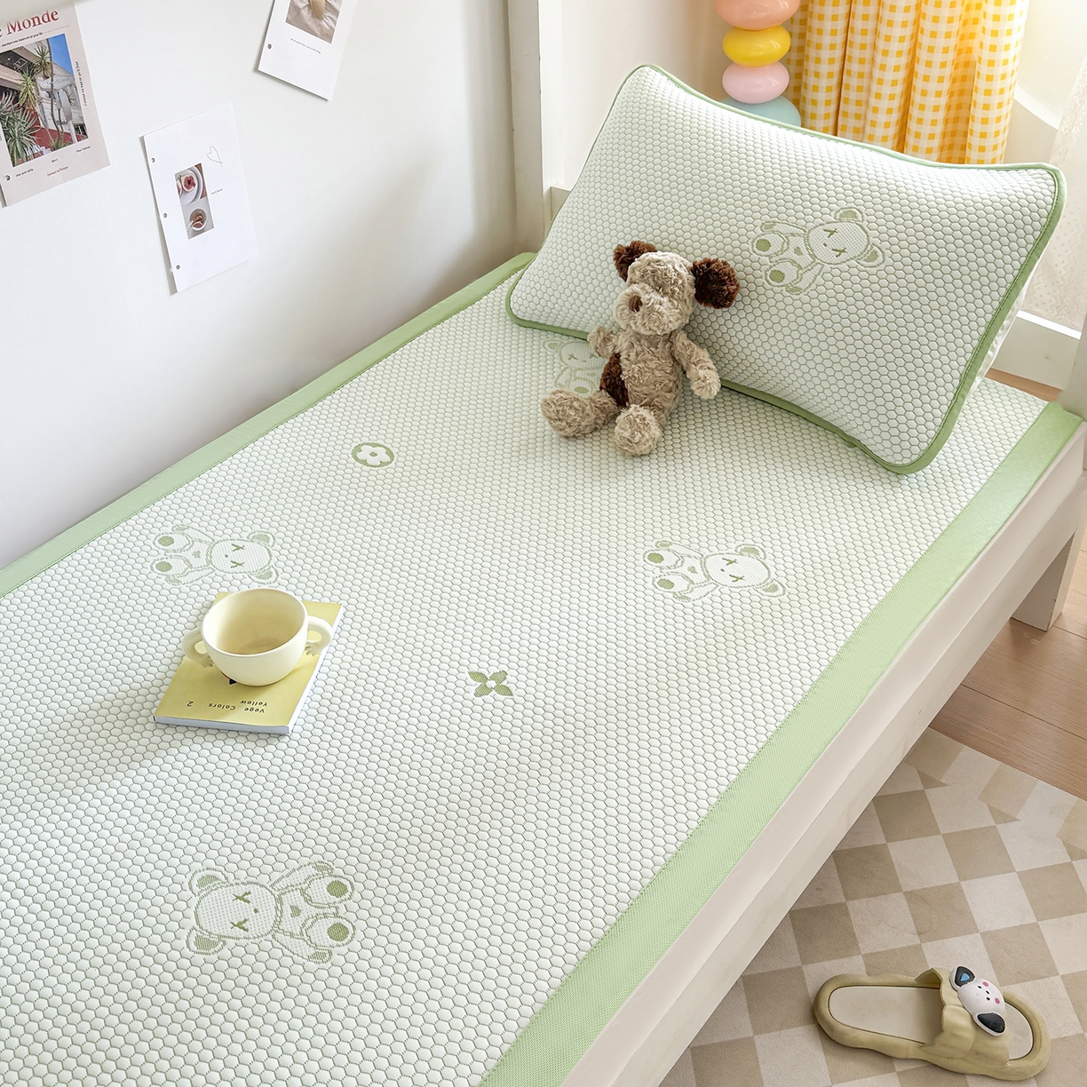 91家纺网 家纺一手货源 找家纺 家品罗兰 2026新款夏季A类冰豆豆凉席冰丝凉席家用双人冰丝席床单可机洗水洗单人学生宿舍夏天空调席三件套学生床 抱抱熊-绿