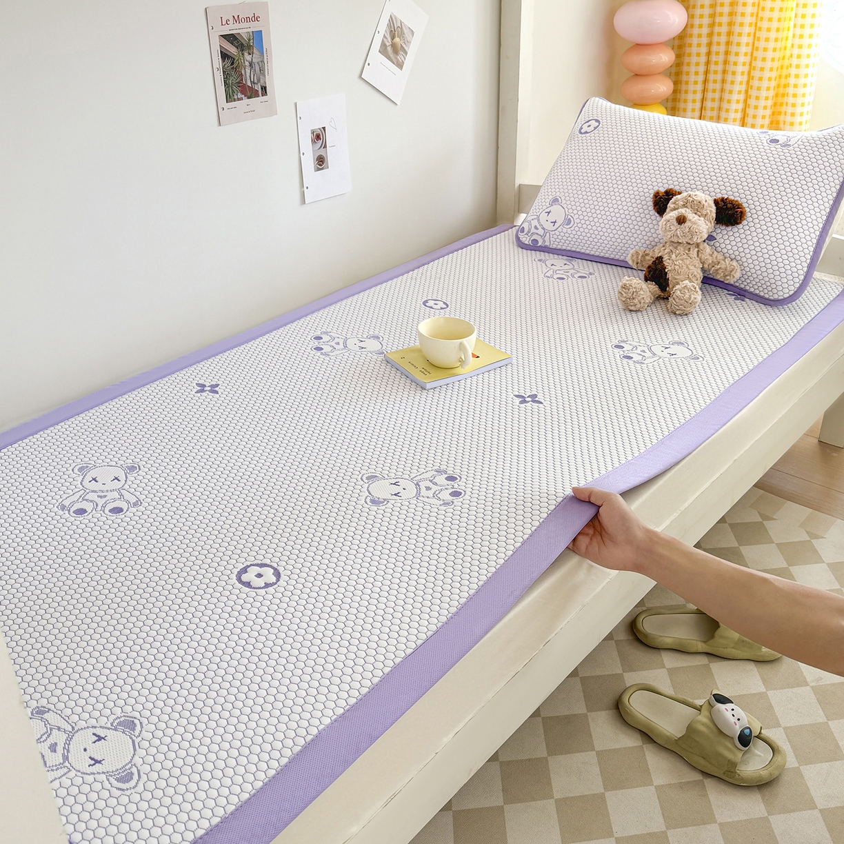 91家纺网 家纺一手货源 找家纺 家品罗兰 2026新款夏季A类冰豆豆凉席冰丝凉席家用双人冰丝席床单可机洗水洗单人学生宿舍夏天空调席三件套学生床 抱抱熊-紫