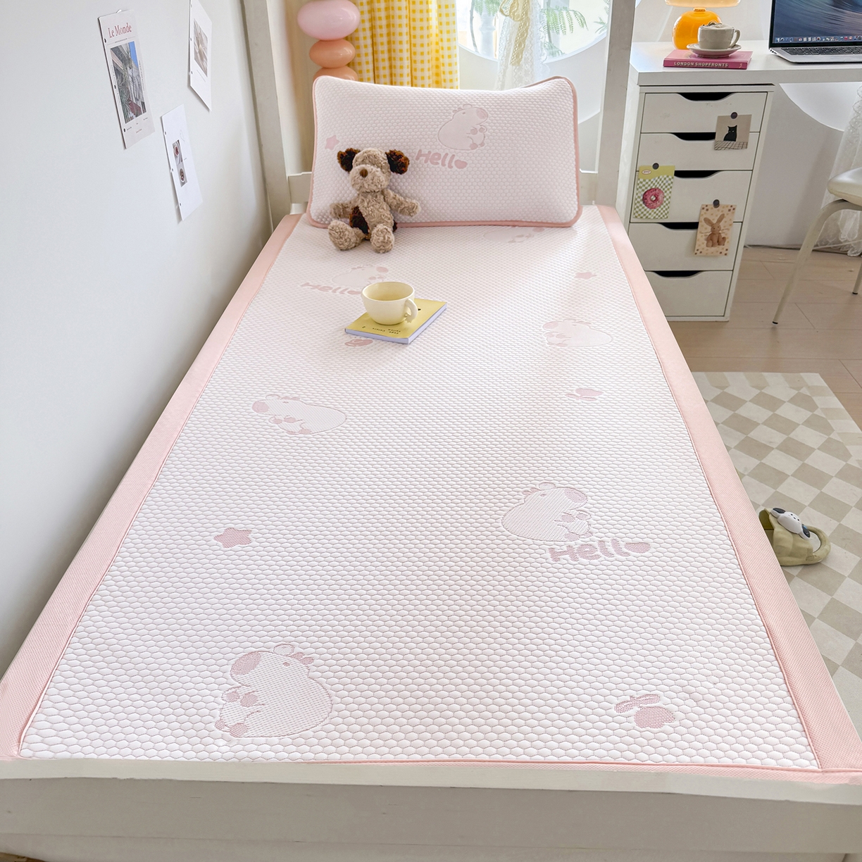 91家纺网 家纺一手货源 找家纺 家品罗兰 2026新款夏季A类冰豆豆凉席冰丝凉席家用双人冰丝席床单可机洗水洗单人学生宿舍夏天空调席三件套学生床 卡皮巴拉-粉