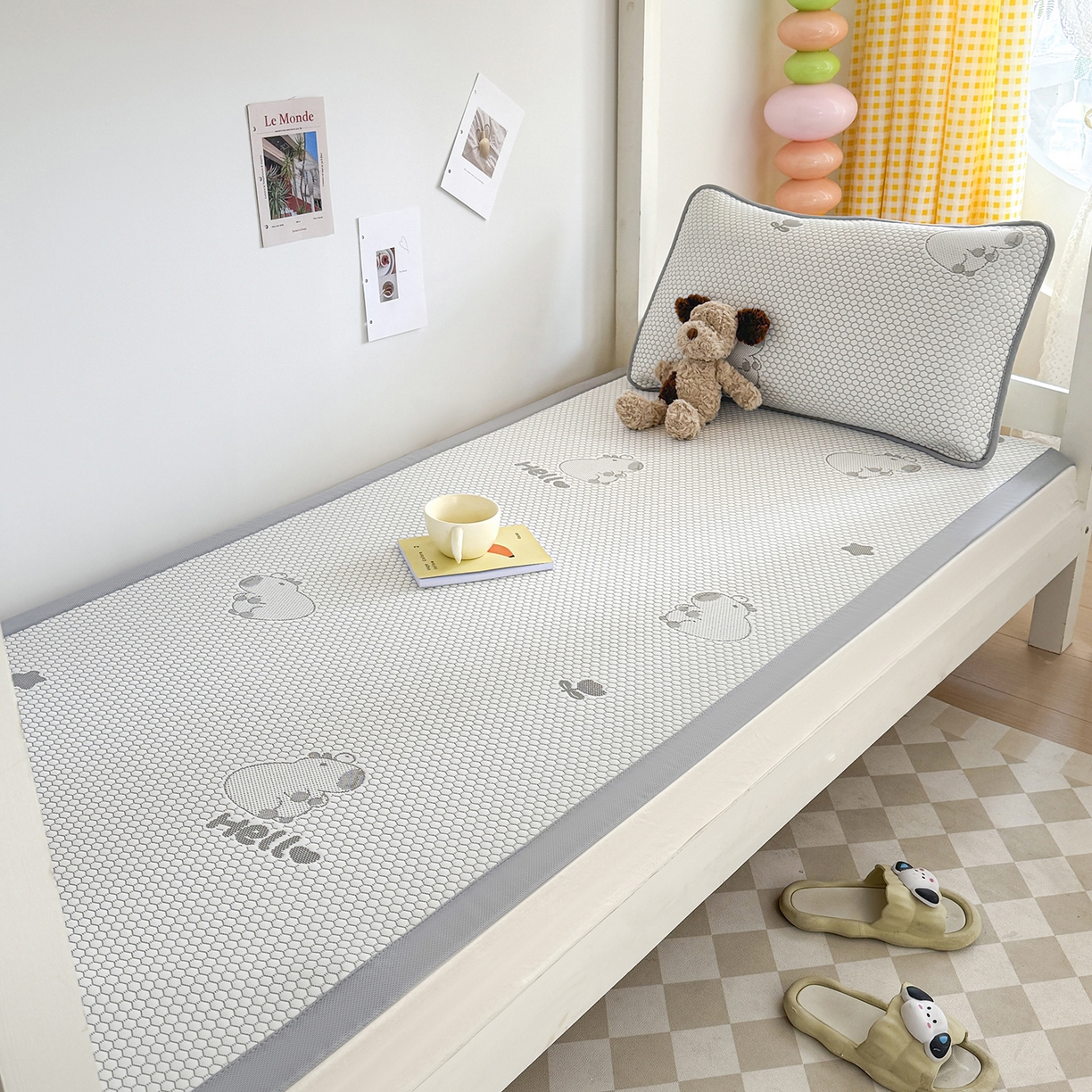 91家纺网 家纺一手货源 找家纺 家品罗兰 2026新款夏季A类冰豆豆凉席冰丝凉席家用双人冰丝席床单可机洗水洗单人学生宿舍夏天空调席三件套学生床 卡皮巴拉-灰