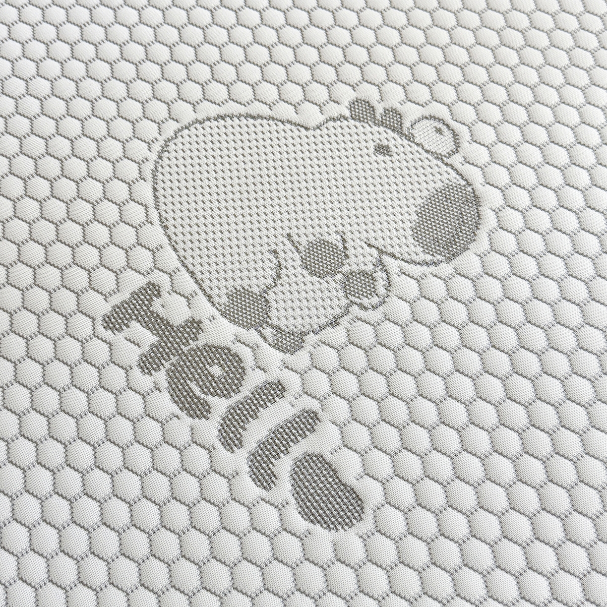 91家纺网 家纺一手货源 找家纺 家品罗兰 2026新款夏季A类冰豆豆凉席冰丝凉席家用双人冰丝席床单可机洗水洗单人学生宿舍夏天空调席三件套学生床 卡皮巴拉-灰