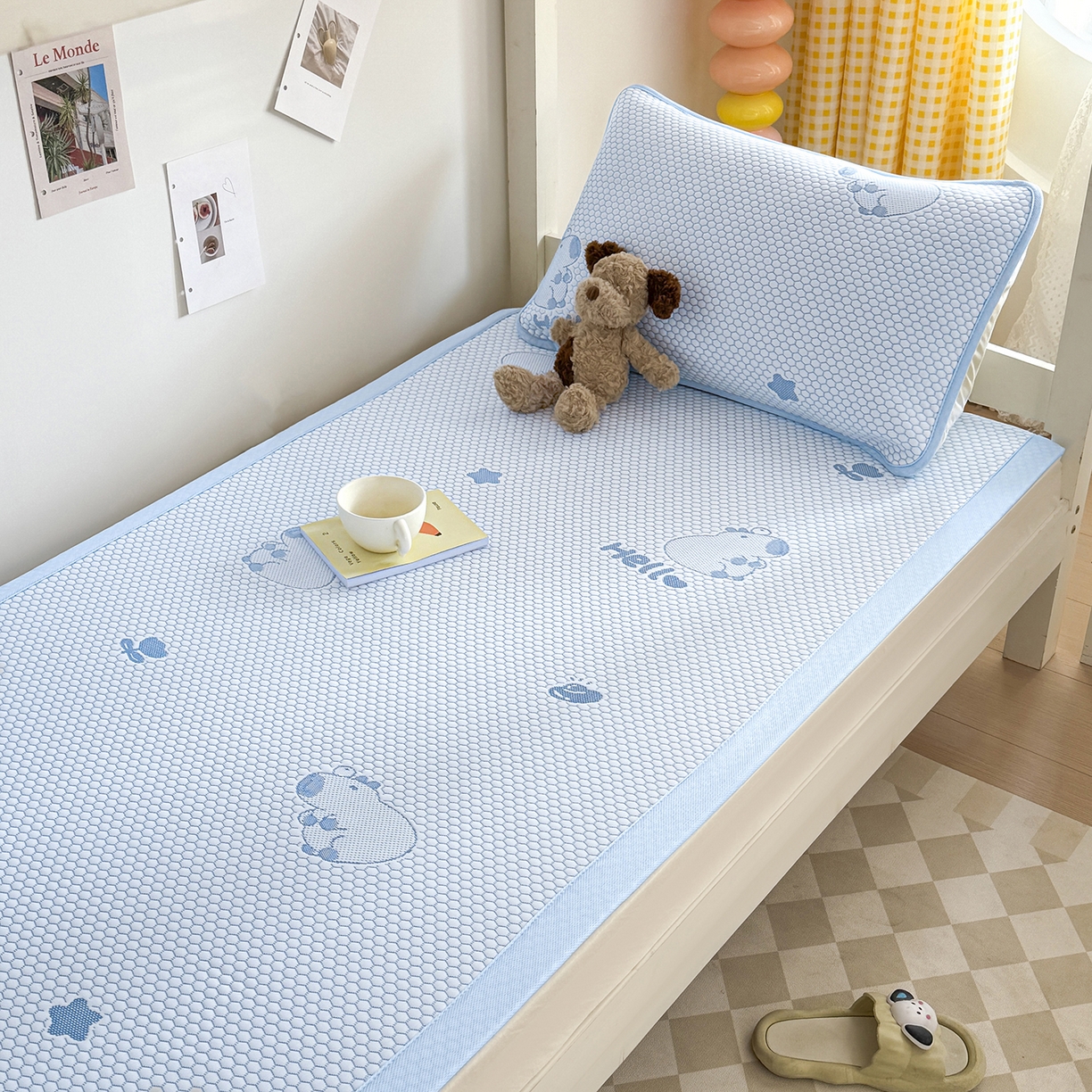 91家纺网 家纺一手货源 找家纺 家品罗兰 2026新款夏季A类冰豆豆凉席冰丝凉席家用双人冰丝席床单可机洗水洗单人学生宿舍夏天空调席三件套学生床 卡皮巴拉-蓝