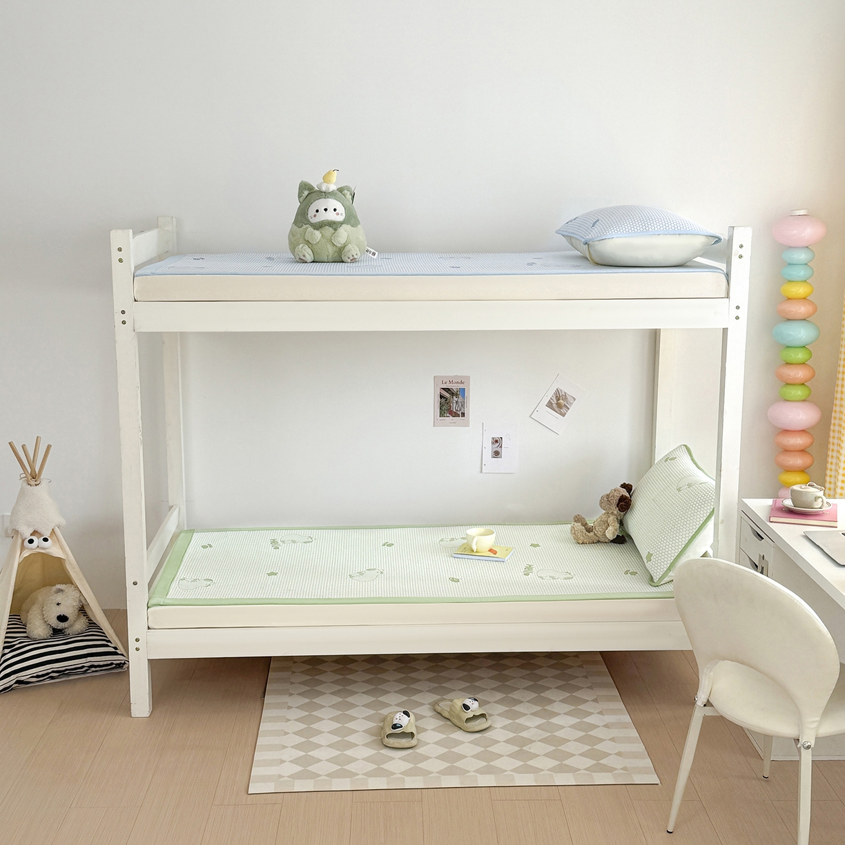 91家纺网 家纺一手货源 找家纺 家品罗兰 2026新款夏季A类冰豆豆凉席冰丝凉席家用双人冰丝席床单可机洗水洗单人学生宿舍夏天空调席三件套学生床 卡皮巴拉-绿