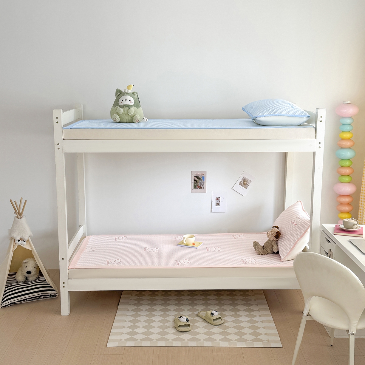 91家纺网 家纺一手货源 找家纺 家品罗兰 2026新款夏季A类冰豆豆凉席冰丝凉席家用双人冰丝席床单可机洗水洗单人学生宿舍夏天空调席三件套学生床 小冰熊-粉