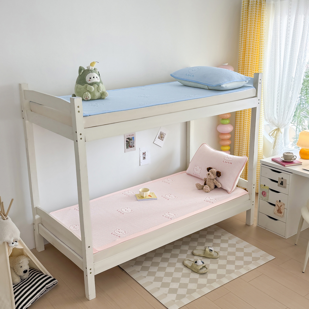 91家纺网 家纺一手货源 找家纺 家品罗兰 2026新款夏季A类冰豆豆凉席冰丝凉席家用双人冰丝席床单可机洗水洗单人学生宿舍夏天空调席三件套学生床 小冰熊-粉