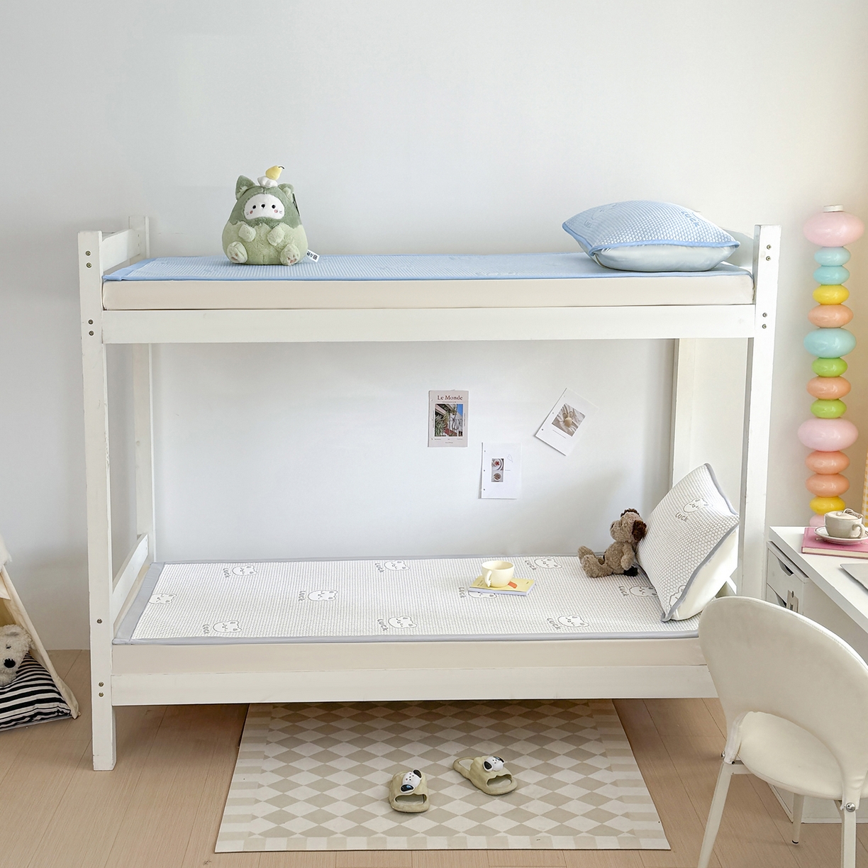 91家纺网 家纺一手货源 找家纺 家品罗兰 2026新款夏季A类冰豆豆凉席冰丝凉席家用双人冰丝席床单可机洗水洗单人学生宿舍夏天空调席三件套学生床 小冰熊-灰