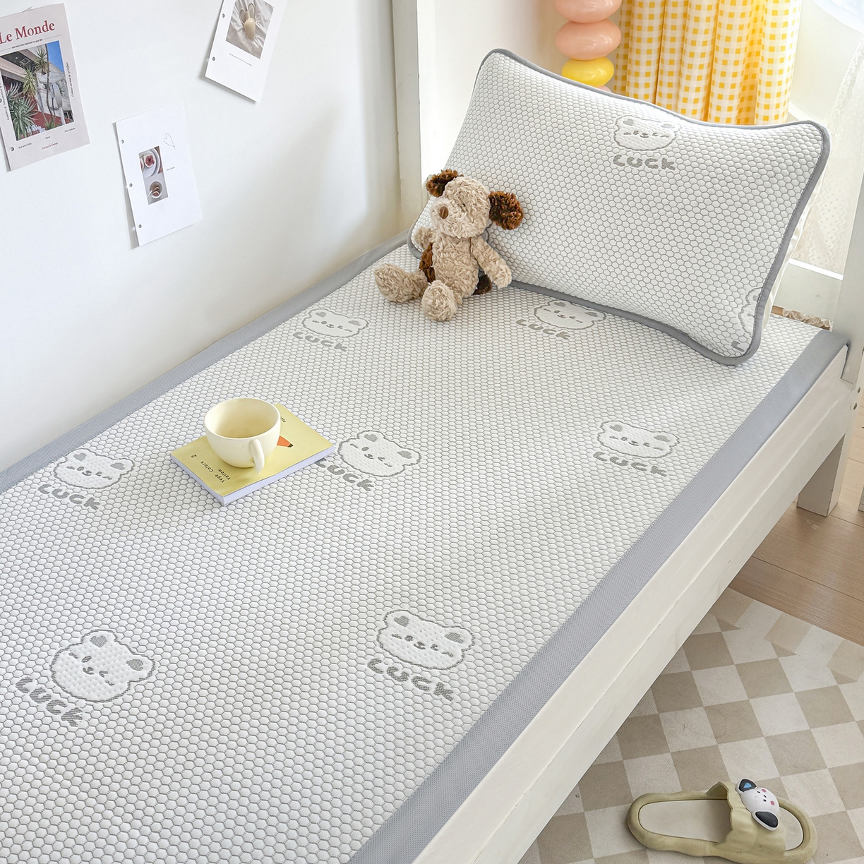 91家纺网 家纺一手货源 找家纺 家品罗兰 2026新款夏季A类冰豆豆凉席冰丝凉席家用双人冰丝席床单可机洗水洗单人学生宿舍夏天空调席三件套学生床 小冰熊-灰