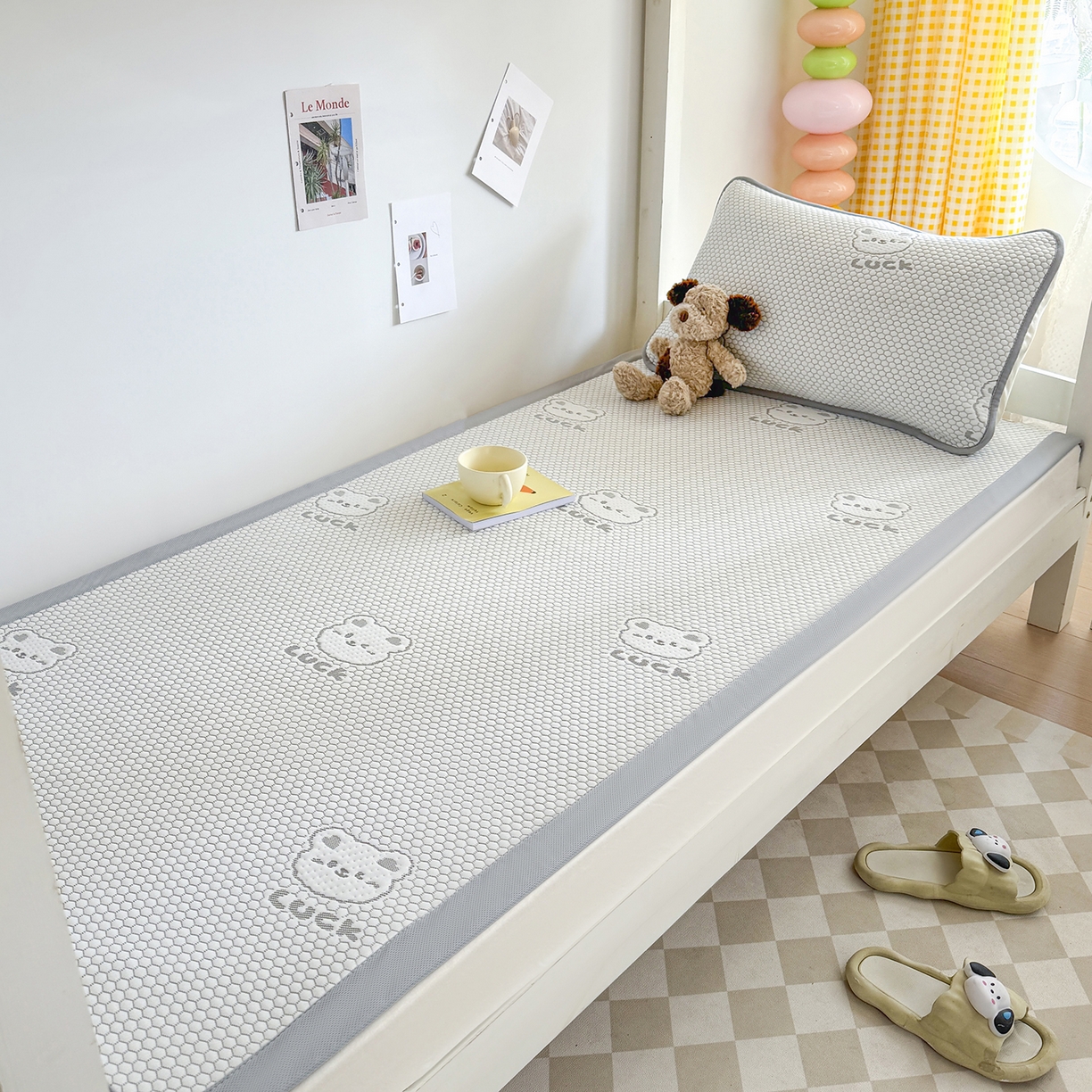 91家纺网 家纺一手货源 找家纺 家品罗兰 2026新款夏季A类冰豆豆凉席冰丝凉席家用双人冰丝席床单可机洗水洗单人学生宿舍夏天空调席三件套学生床 小冰熊-灰