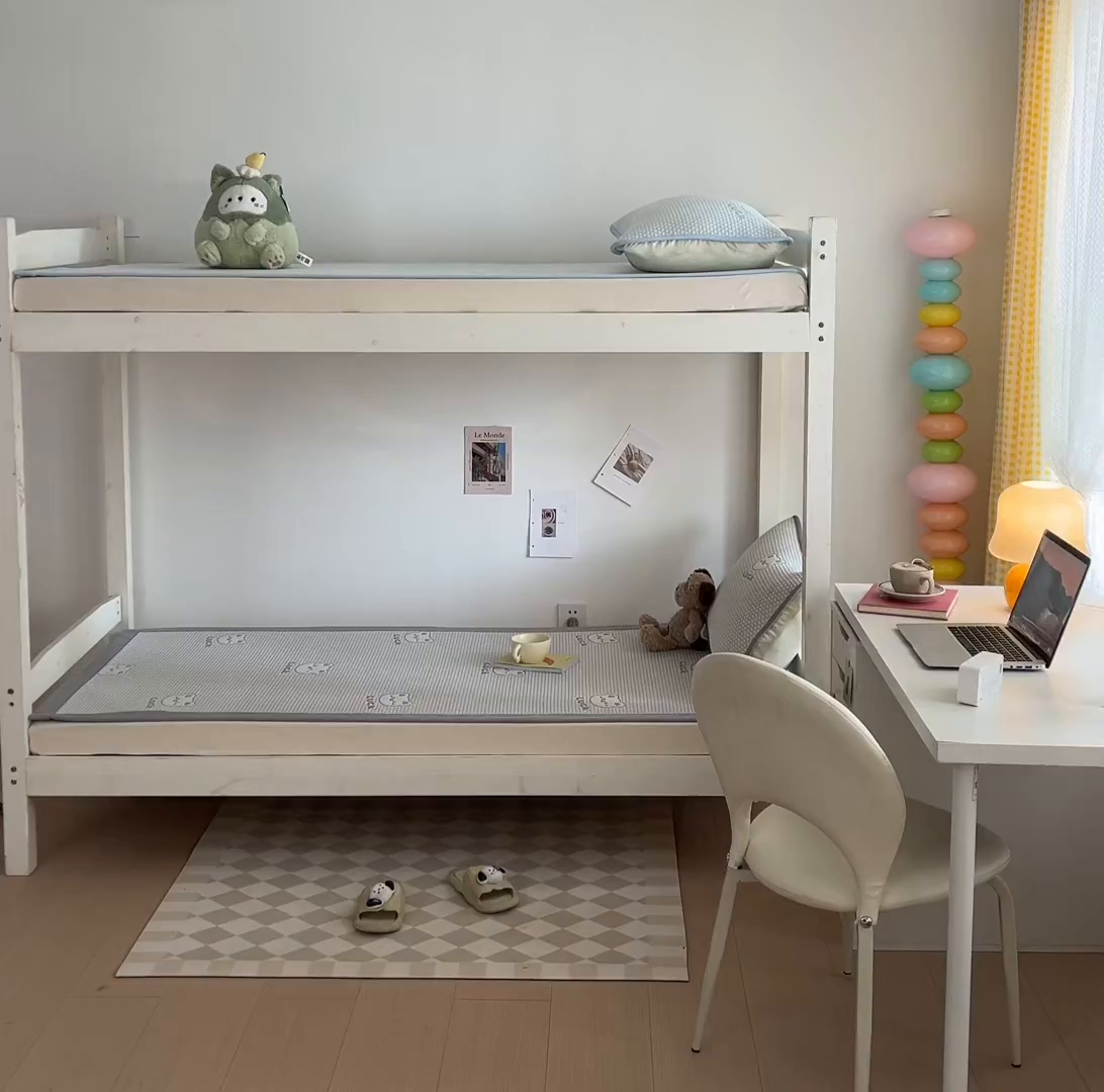 91家纺网 家纺一手货源 找家纺 家品罗兰 2026新款夏季A类冰豆豆凉席冰丝凉席家用双人冰丝席床单可机洗水洗单人学生宿舍夏天空调席三件套学生床 小冰熊-灰