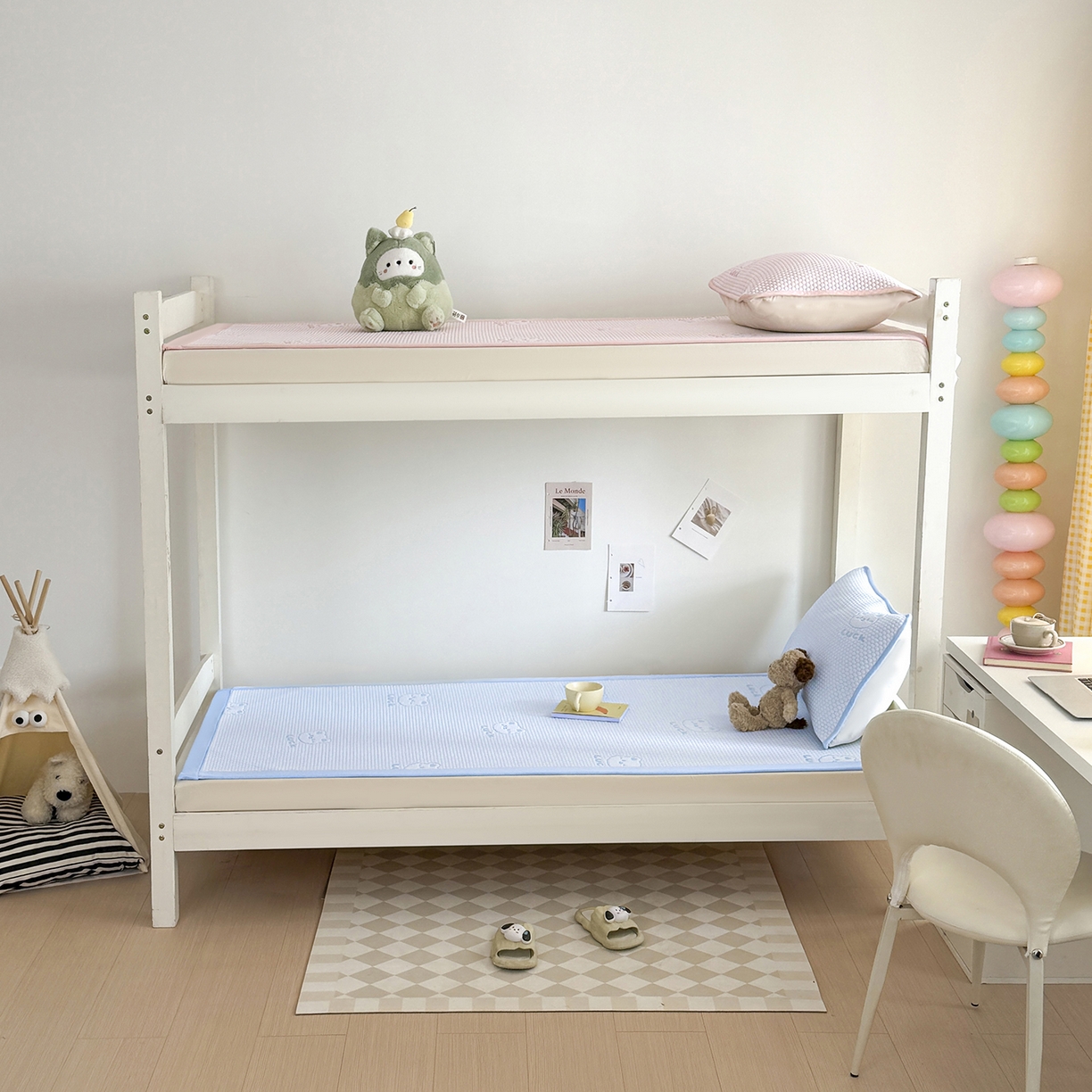 91家纺网 家纺一手货源 找家纺 家品罗兰 2026新款夏季A类冰豆豆凉席冰丝凉席家用双人冰丝席床单可机洗水洗单人学生宿舍夏天空调席三件套学生床 小冰熊-蓝