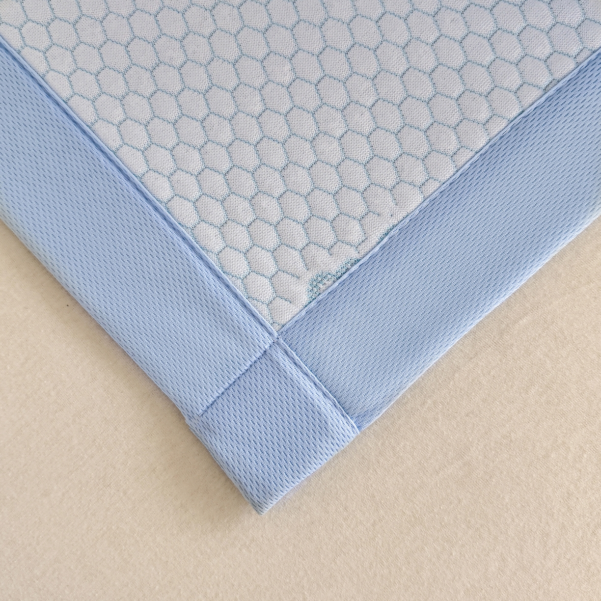 91家纺网 家纺一手货源 找家纺 家品罗兰 2026新款夏季A类冰豆豆凉席冰丝凉席家用双人冰丝席床单可机洗水洗单人学生宿舍夏天空调席三件套学生床 小冰熊-蓝