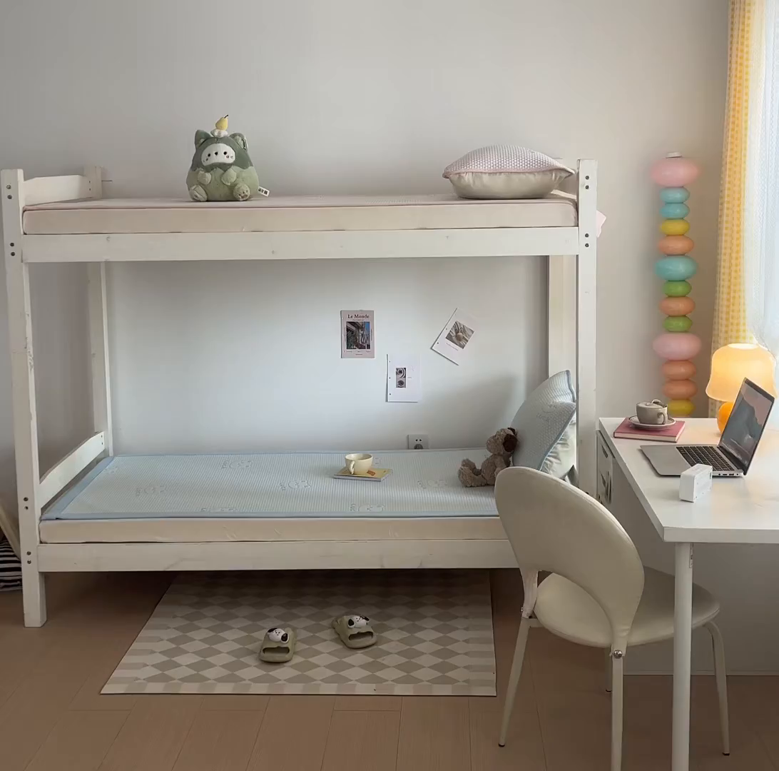 91家纺网 家纺一手货源 找家纺 家品罗兰 2026新款夏季A类冰豆豆凉席冰丝凉席家用双人冰丝席床单可机洗水洗单人学生宿舍夏天空调席三件套学生床 小冰熊-蓝