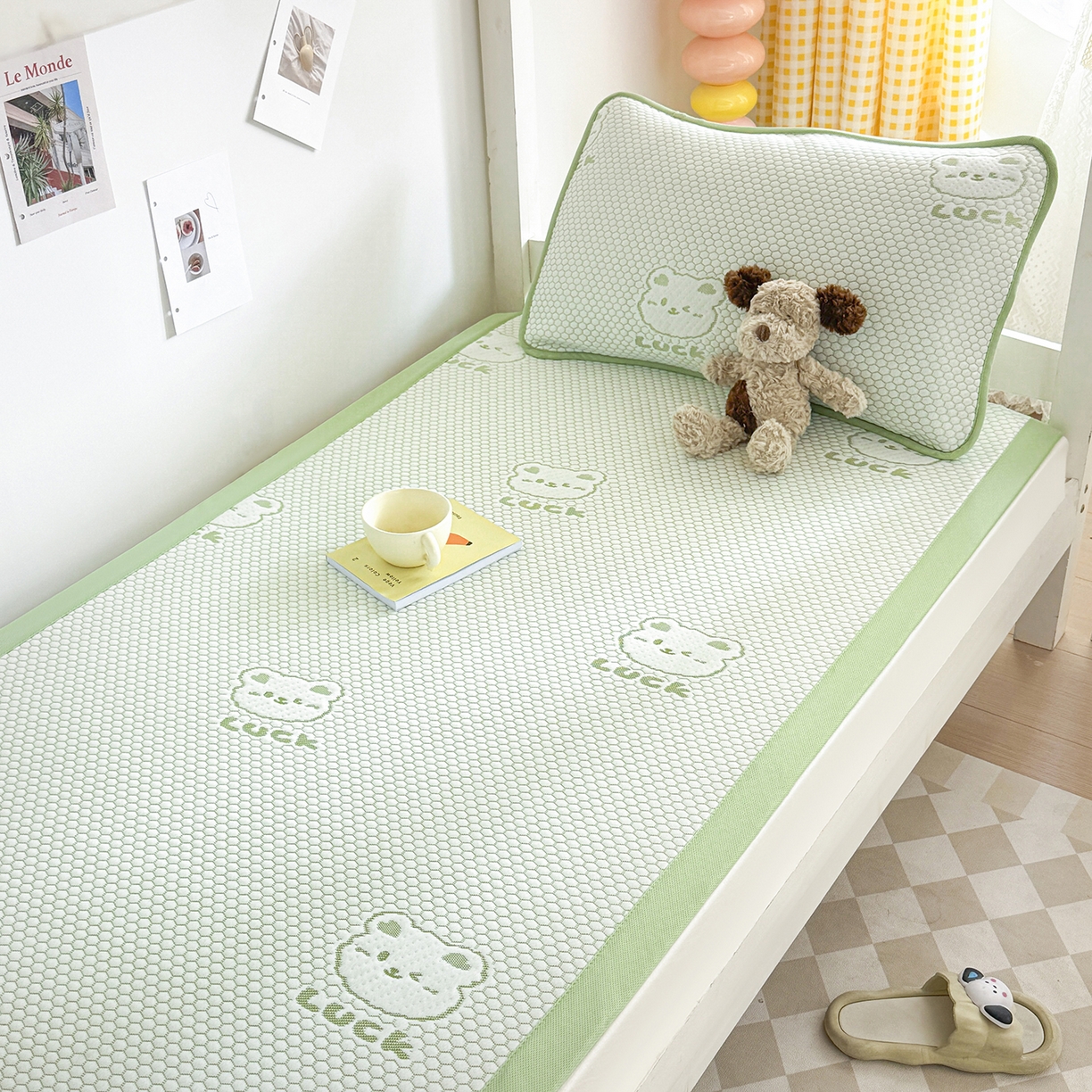 91家纺网 家纺一手货源 找家纺 家品罗兰 2026新款夏季A类冰豆豆凉席冰丝凉席家用双人冰丝席床单可机洗水洗单人学生宿舍夏天空调席三件套学生床 小冰熊-绿