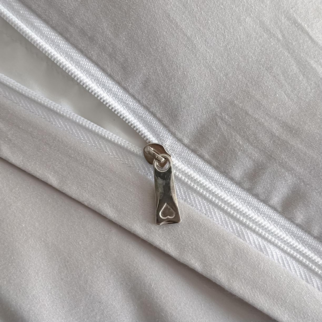 91家纺网 家纺一手货源 找家纺 慕晨 2026新款全棉纯棉文艺质感高级提花高精密四件套高端纯棉4件套直播热款 柔美-灰