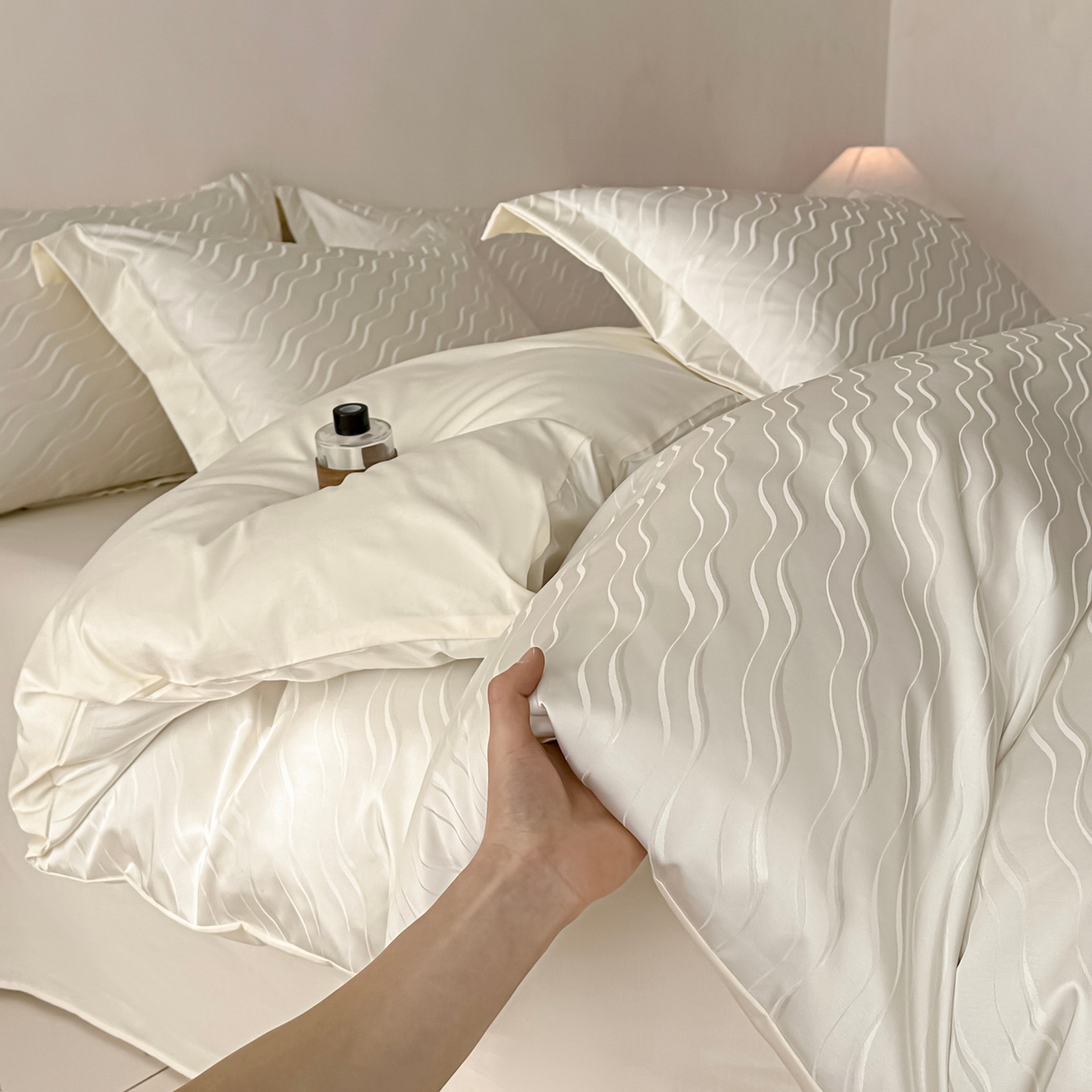 91家纺网 家纺一手货源 找家纺 慕晨 2026新款全棉纯棉文艺质感高级提花高精密四件套高端纯棉4件套直播热款 柔美-白