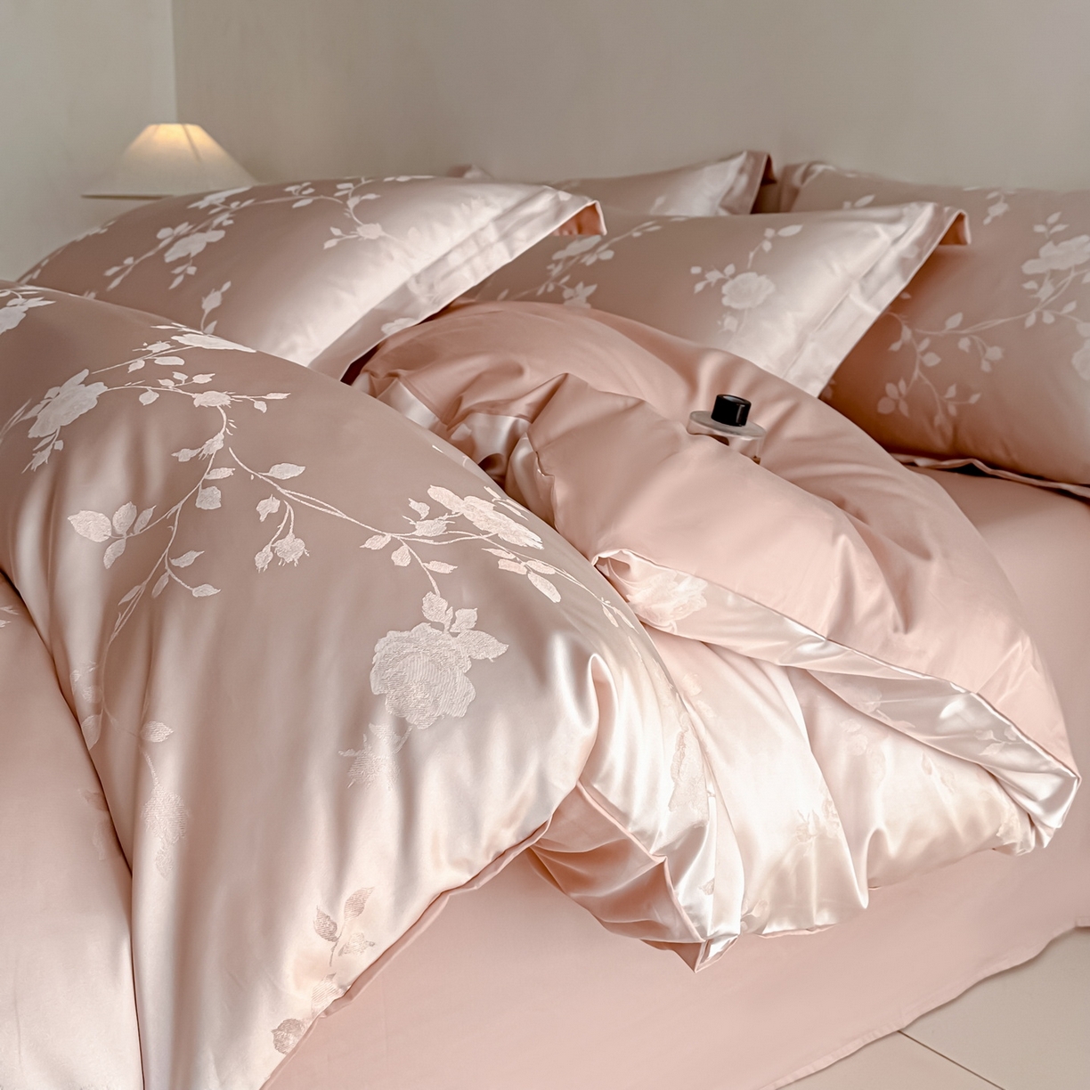 91家纺网 家纺一手货源 找家纺 慕晨 2026新款全棉纯棉文艺质感高级提花高精密四件套高端纯棉4件套直播热款 蓓蕾初开