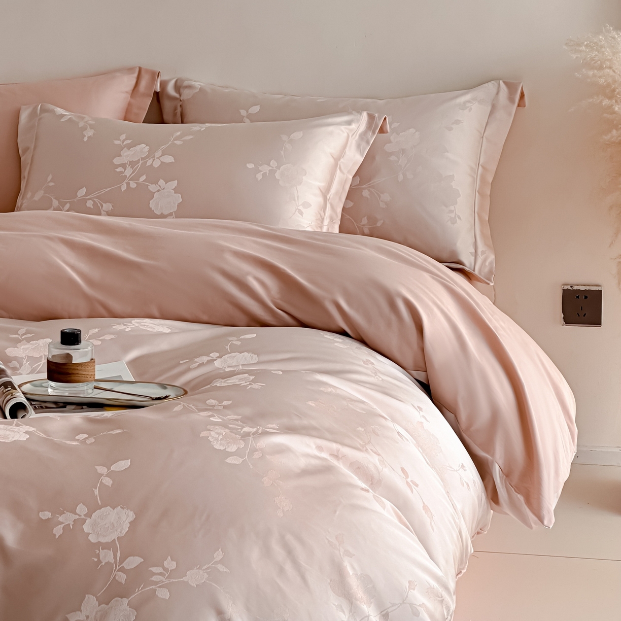 91家纺网 家纺一手货源 找家纺 慕晨 2026新款全棉纯棉文艺质感高级提花高精密四件套高端纯棉4件套直播热款 蓓蕾初开