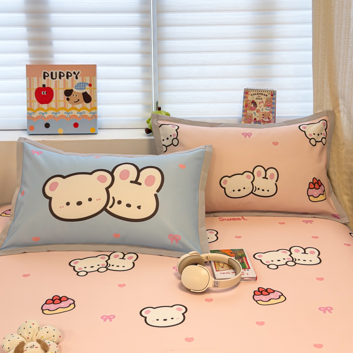 91家纺网 家纺一手货源 找家纺 懒猫家纺 2026春夏新款卡通印花A类凉感冰丝印花凉席席子 熊兔玩伴