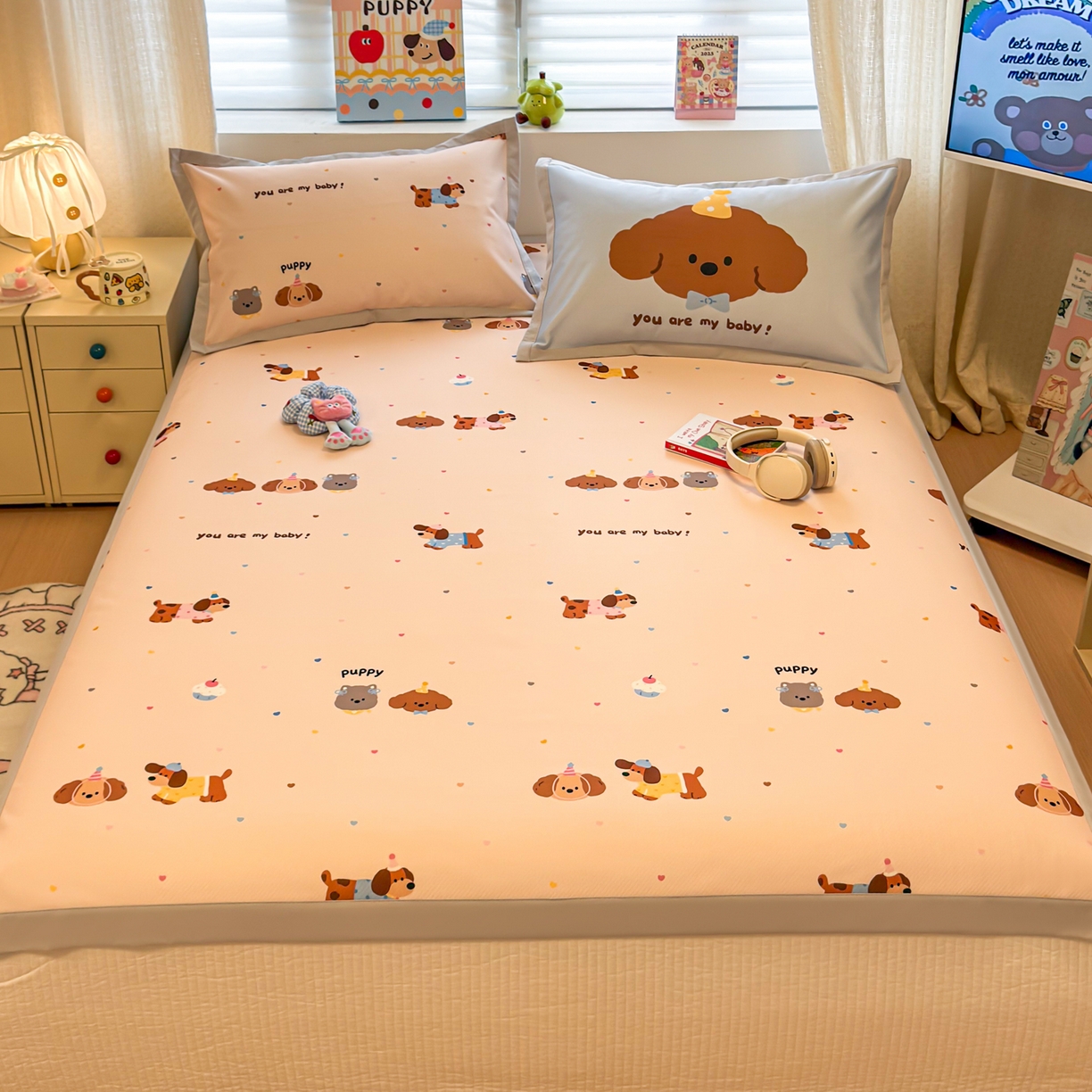 91家纺网 家纺一手货源 找家纺 懒猫家纺 2026春夏新款卡通印花A类凉感冰丝印花凉席席子 彩豆汪汪队