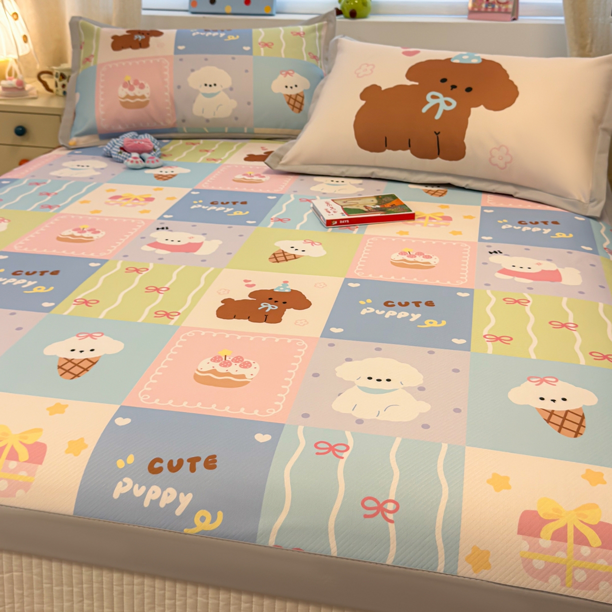 91家纺网 家纺一手货源 找家纺 懒猫家纺 2026春夏新款卡通印花A类凉感冰丝印花凉席席子 彩格萌宠