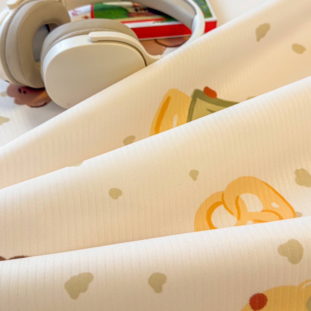 91家纺网 家纺一手货源 找家纺 懒猫家纺 2026春夏新款卡通印花A类凉感冰丝印花凉席席子 冰淇淋小狗