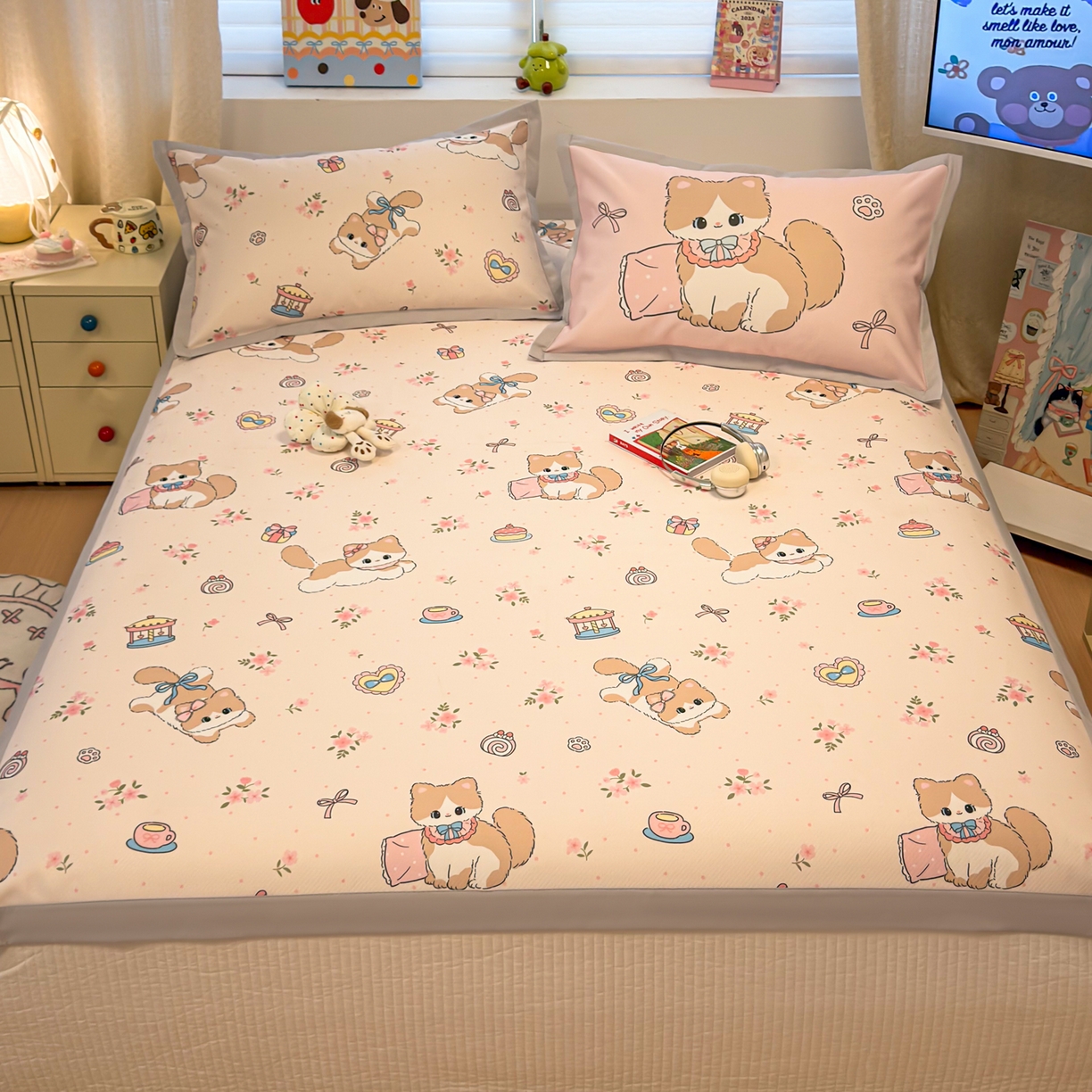 91家纺网 家纺一手货源 找家纺 懒猫家纺 2026春夏新款卡通印花A类凉感冰丝印花凉席席子 甜心茶语