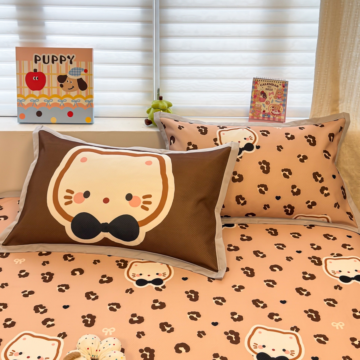 91家纺网 家纺一手货源 找家纺 懒猫家纺 2026春夏新款卡通印花A类凉感冰丝印花凉席席子 咖豹小猫