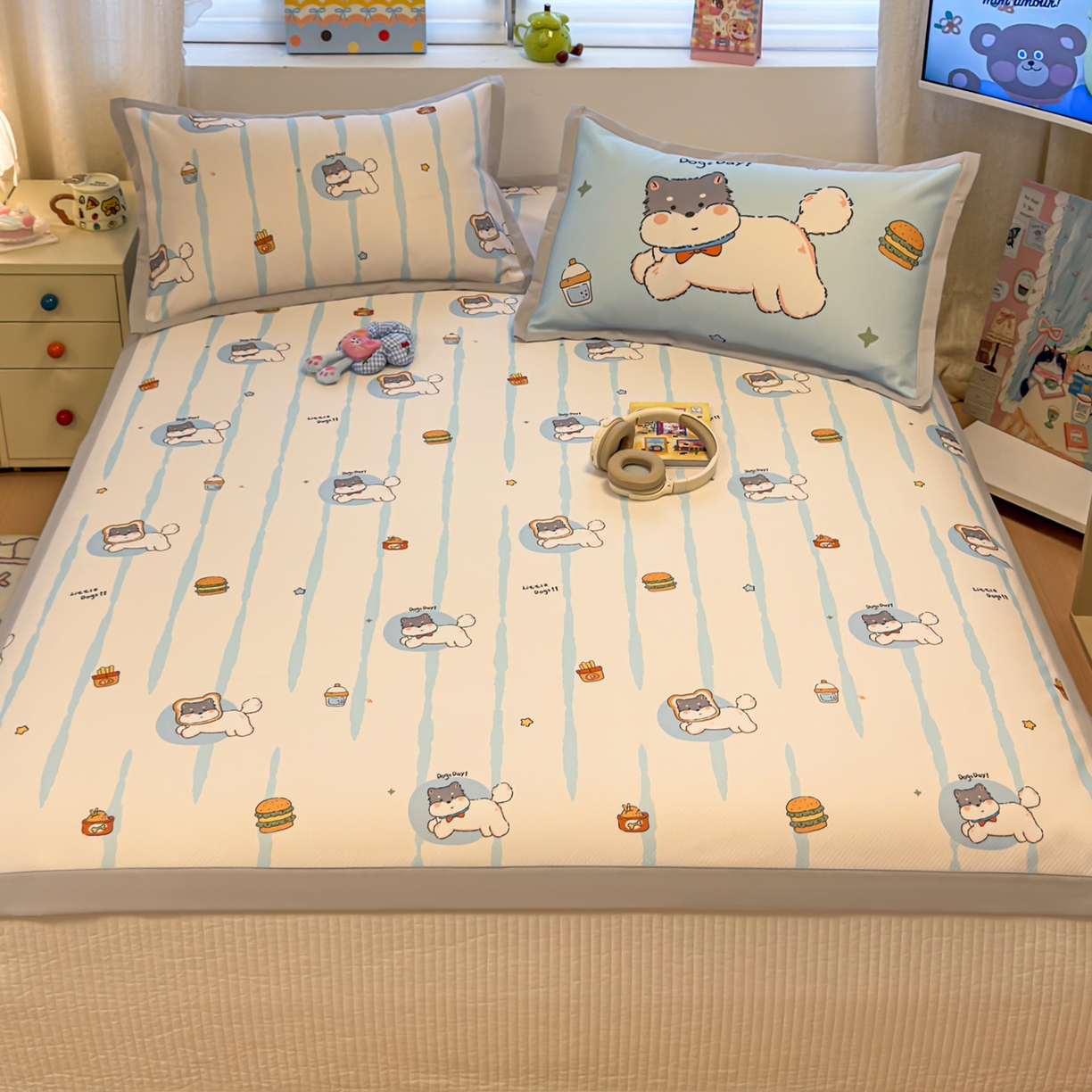 91家纺网 家纺一手货源 找家纺 懒猫家纺 2026春夏新款卡通印花A类凉感冰丝印花凉席席子 汉堡小狗