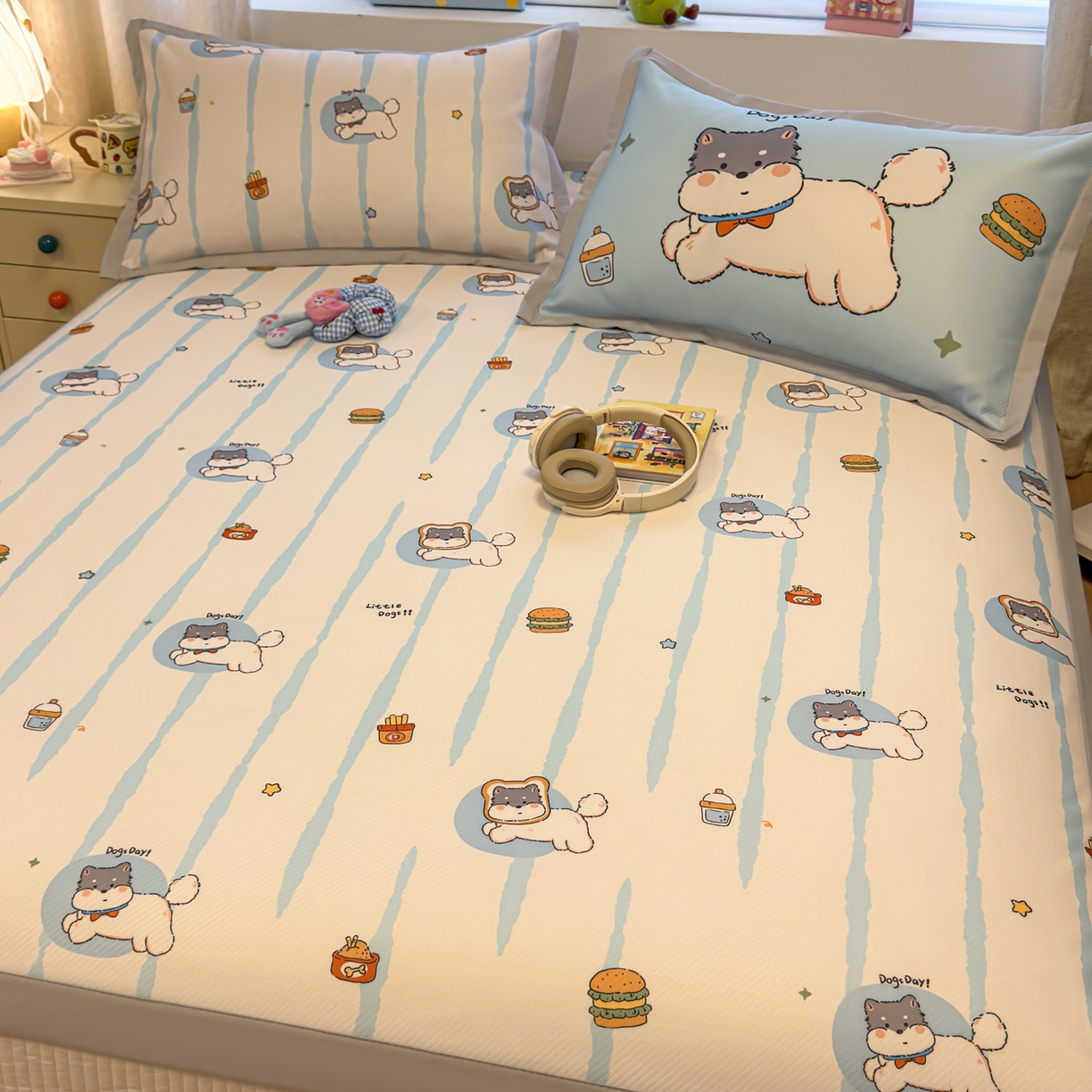 91家纺网 家纺一手货源 找家纺 懒猫家纺 2026春夏新款卡通印花A类凉感冰丝印花凉席席子 汉堡小狗