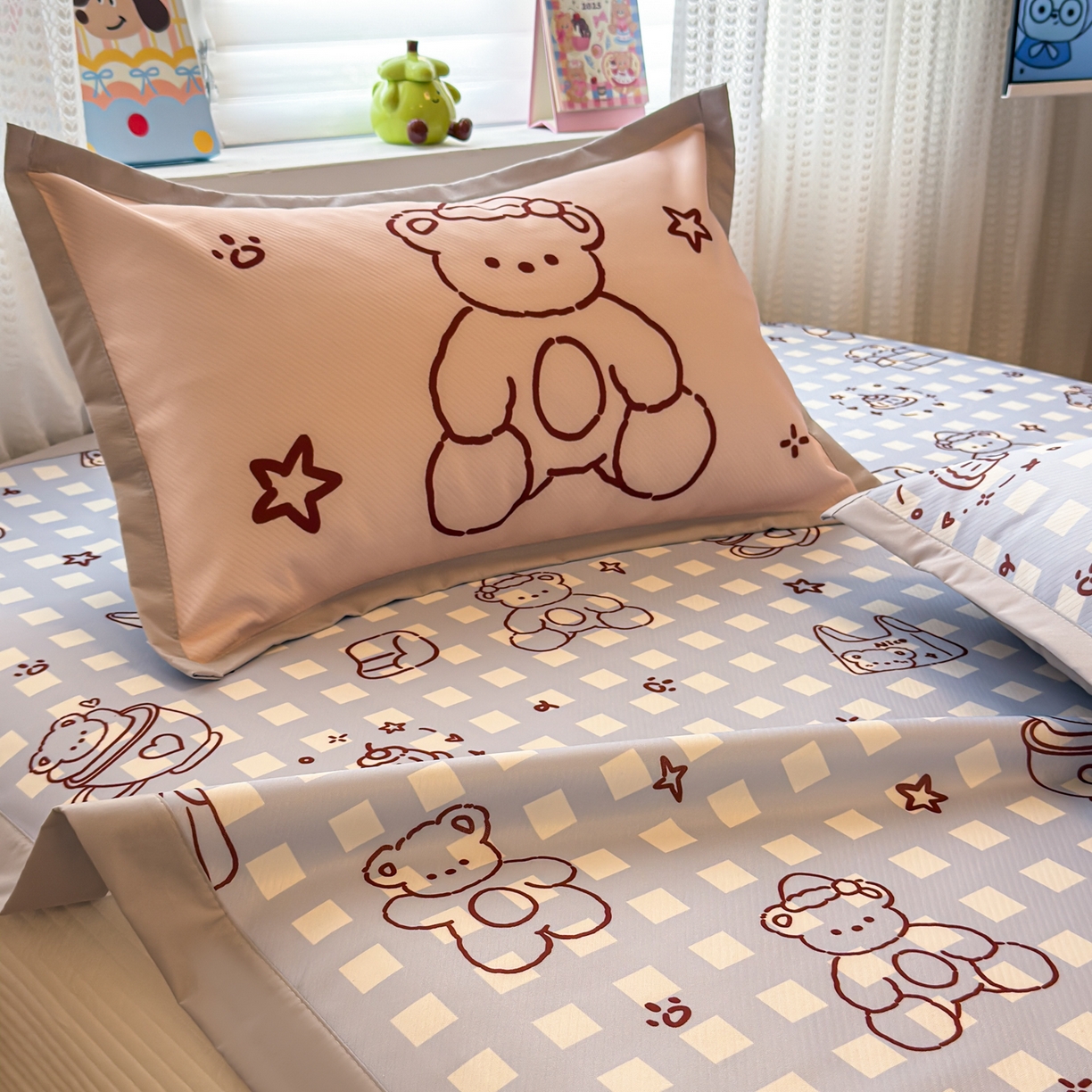 91家纺网 家纺一手货源 找家纺 懒猫家纺 2026春夏新款卡通印花A类凉感冰丝印花凉席席子 礼物小熊