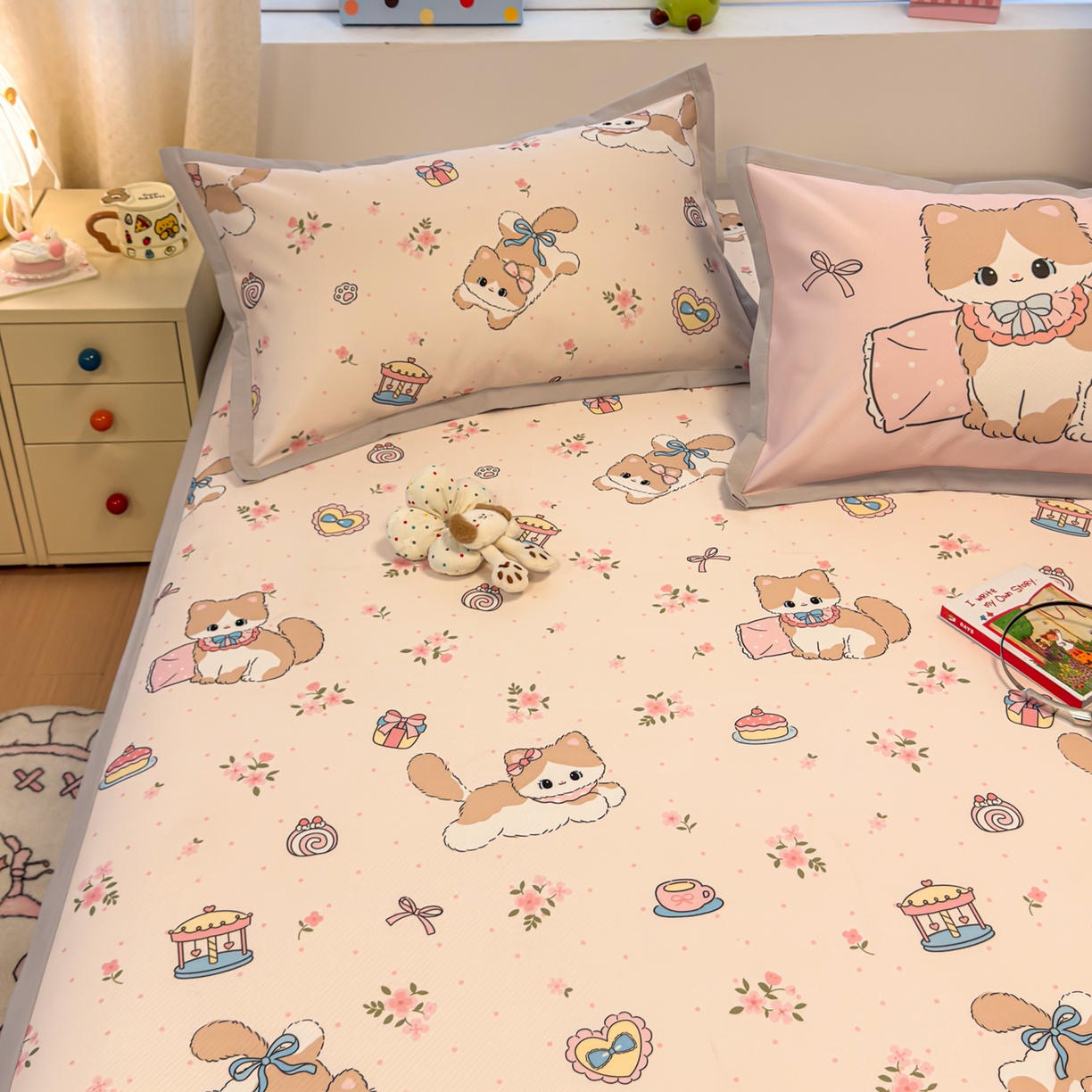 91家纺网 家纺一手货源 找家纺 懒猫家纺 2026春夏新款卡通印花A类凉感冰丝印花凉席席子 甜心茶语