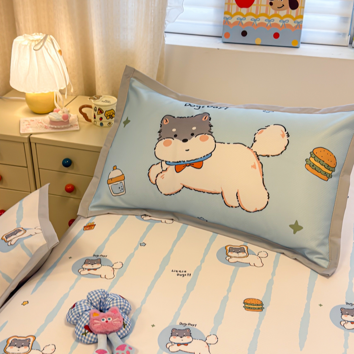 91家纺网 家纺一手货源 找家纺 懒猫家纺 2026春夏新款卡通印花A类凉感冰丝印花凉席席子 汉堡小狗