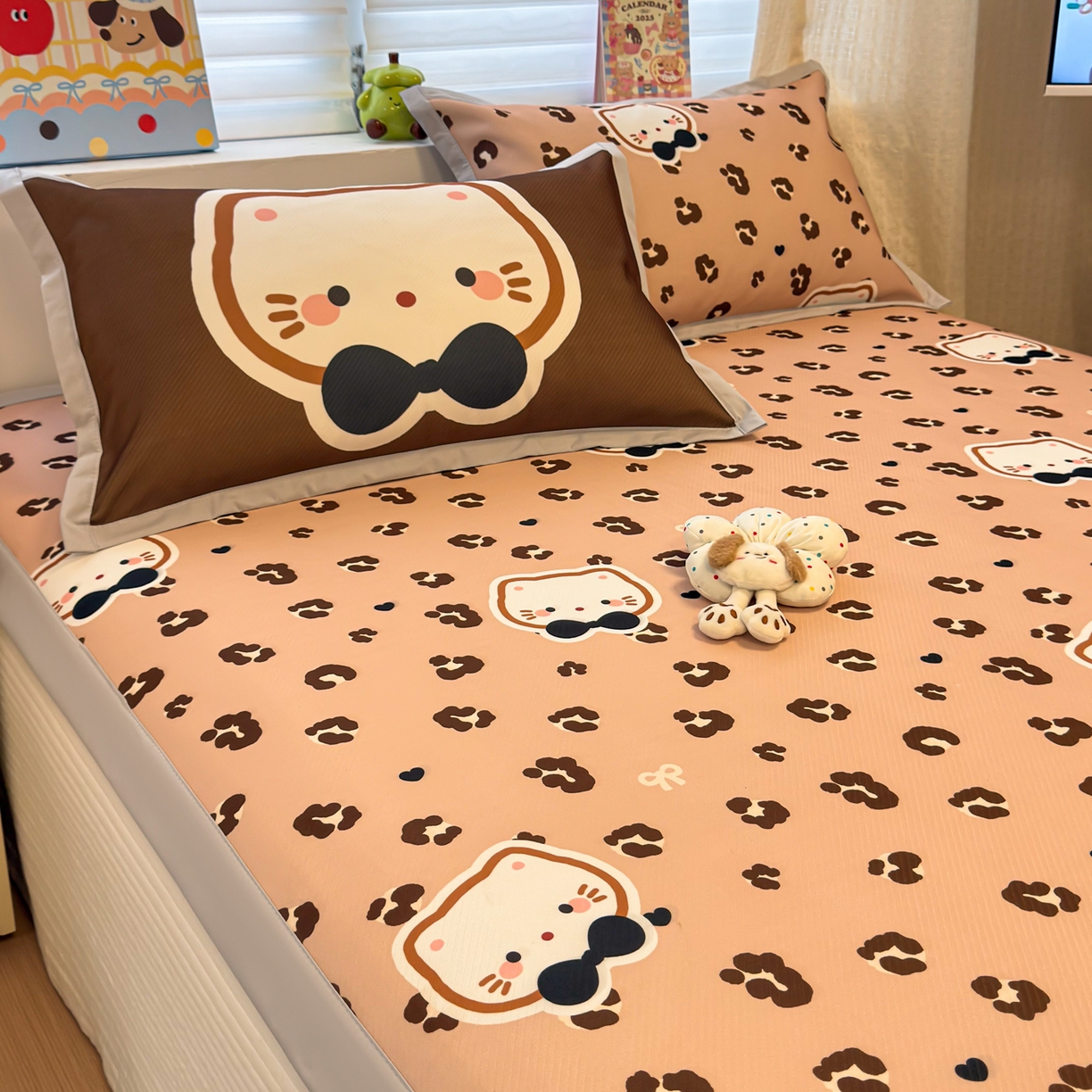 91家纺网 家纺一手货源 找家纺 懒猫家纺 2026春夏新款卡通印花A类凉感冰丝印花凉席席子 咖豹小猫