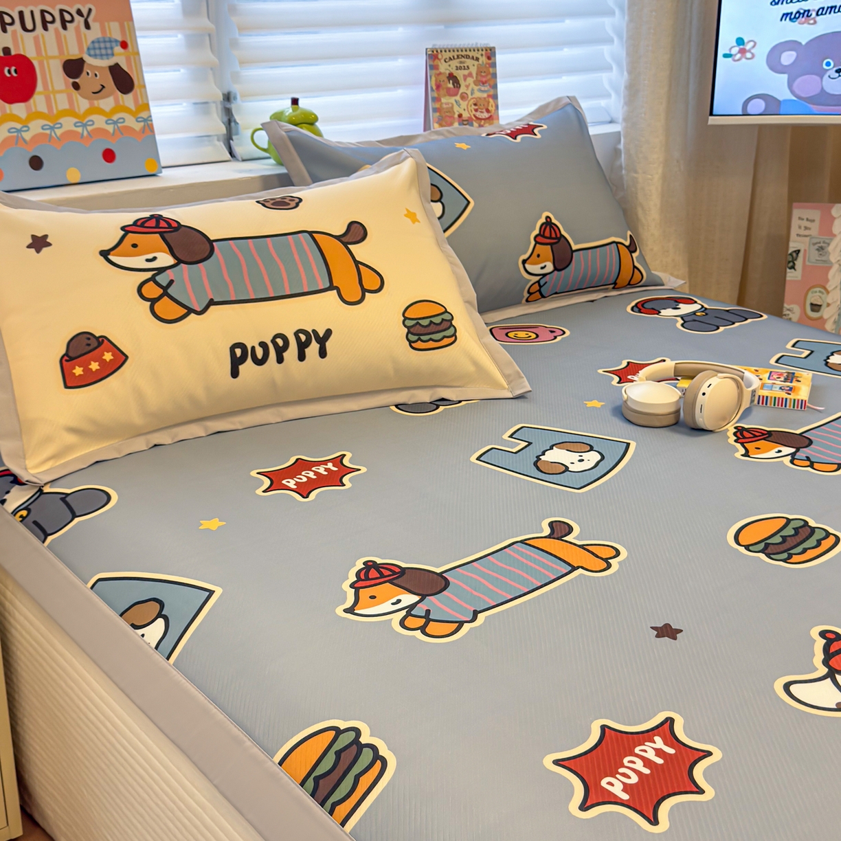 91家纺网 家纺一手货源 找家纺 懒猫家纺 2026春夏新款卡通印花A类凉感冰丝印花凉席席子 酷狗腊肠