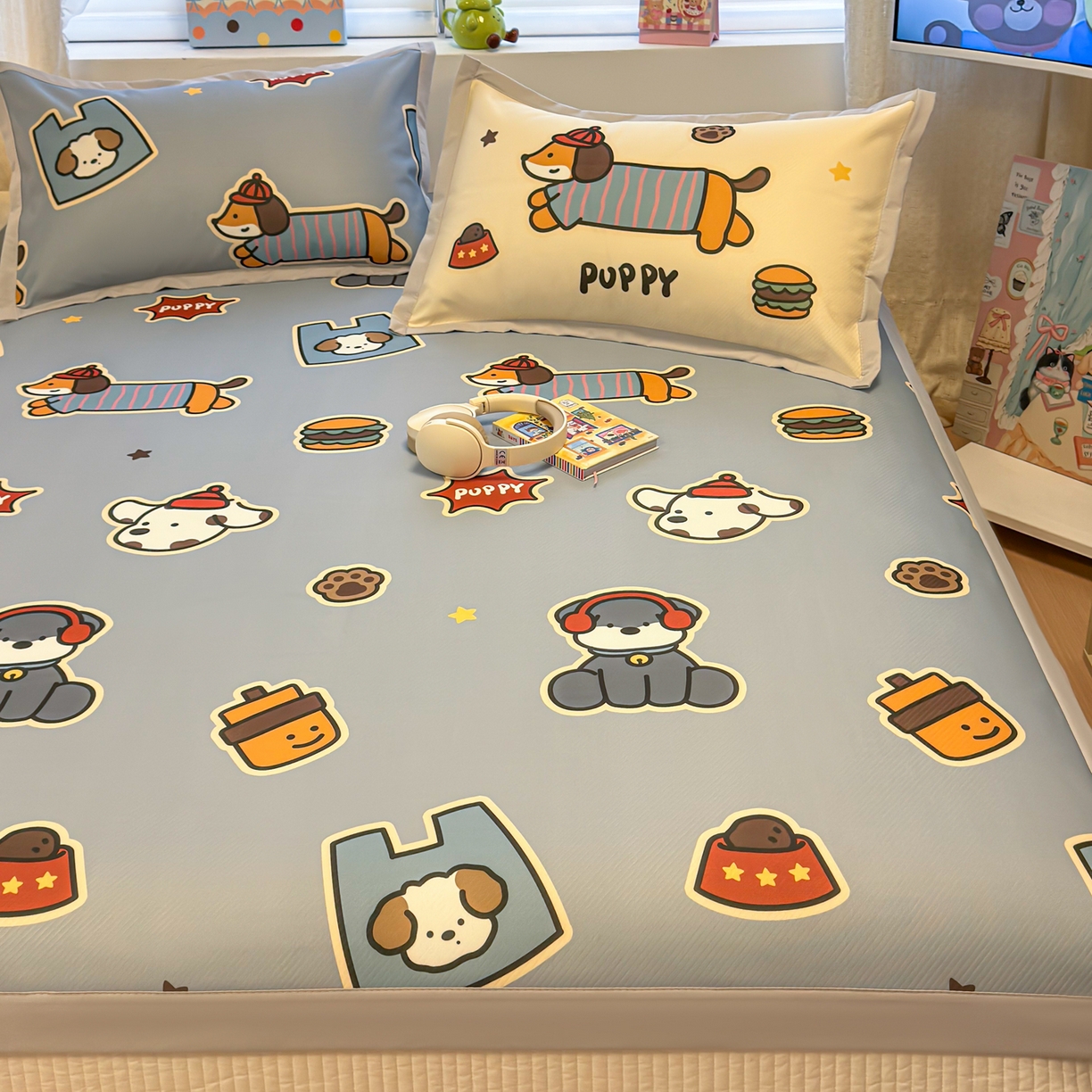 91家纺网 家纺一手货源 找家纺 懒猫家纺 2026春夏新款卡通印花A类凉感冰丝印花凉席席子 酷狗腊肠