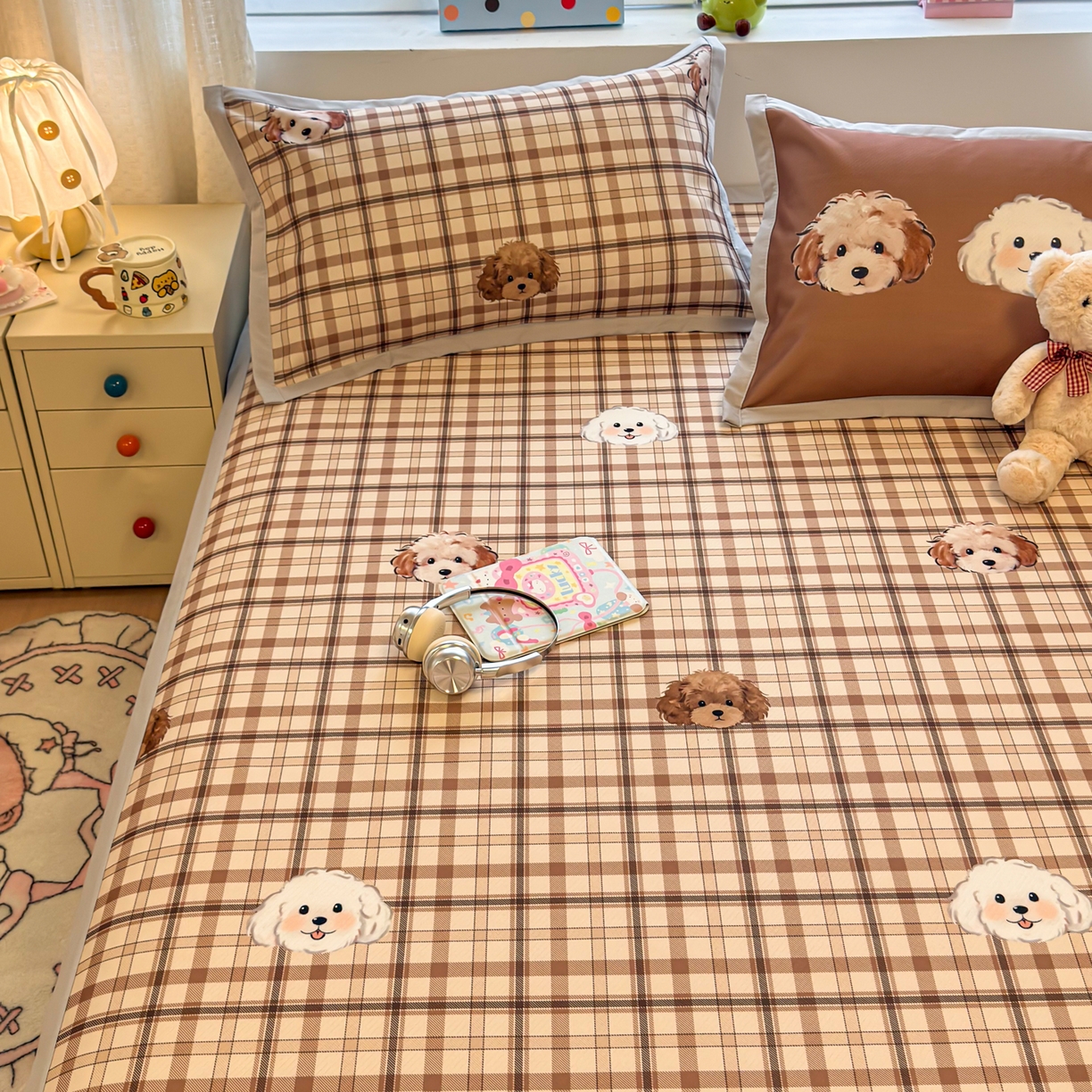 91家纺网 家纺一手货源 找家纺 懒猫家纺 2026春夏新款卡通印花A类凉感冰丝印花凉席席子 格纹爱犬