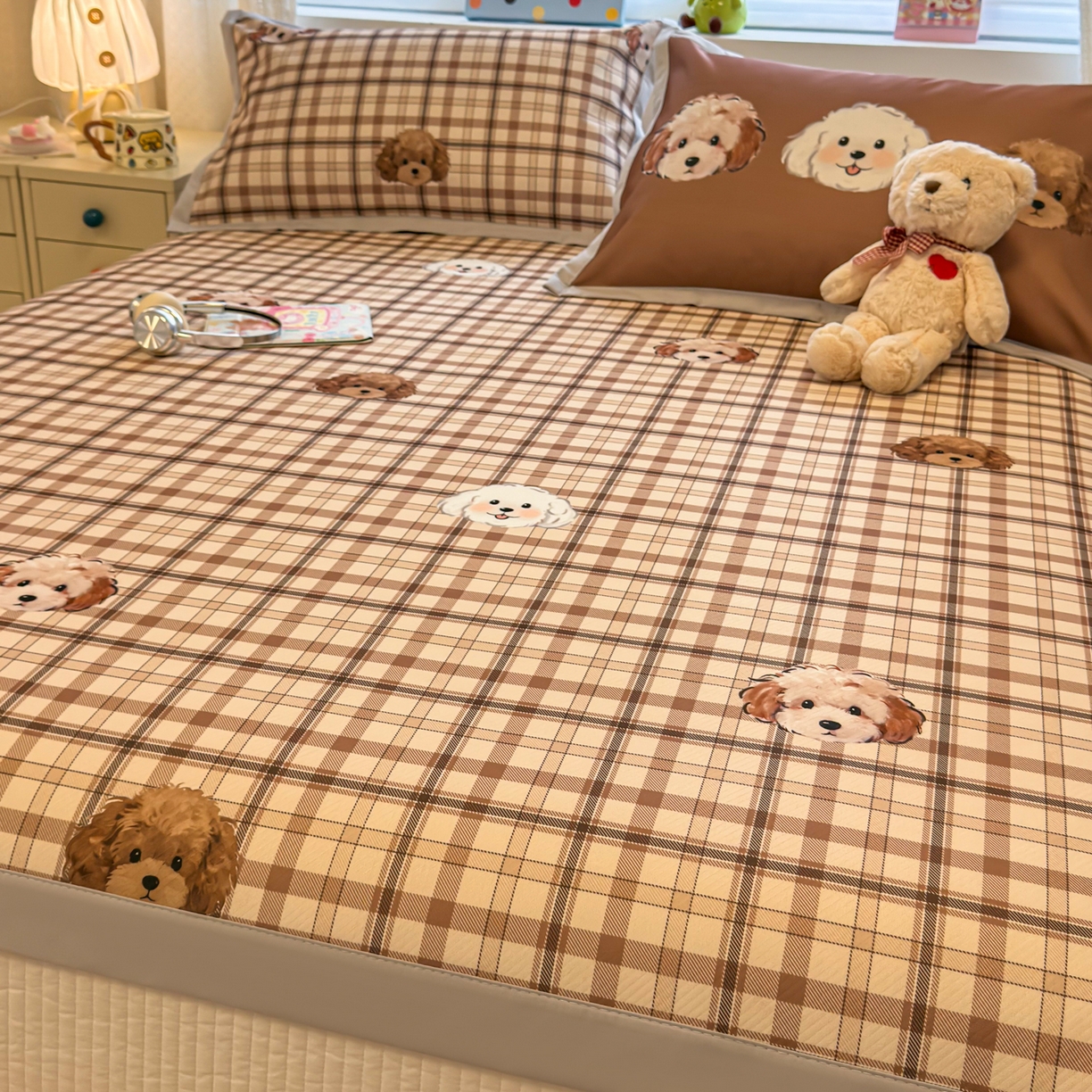 91家纺网 家纺一手货源 找家纺 懒猫家纺 2026春夏新款卡通印花A类凉感冰丝印花凉席席子 格纹爱犬