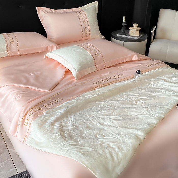 91家纺网 家纺一手货源 找家纺 绘萱家居 2026爆款莱赛冰丝绣花拼接提花水洗天丝夏被四件套水洗真丝夏被夏凉被空调被 雅韵柔梦-粉