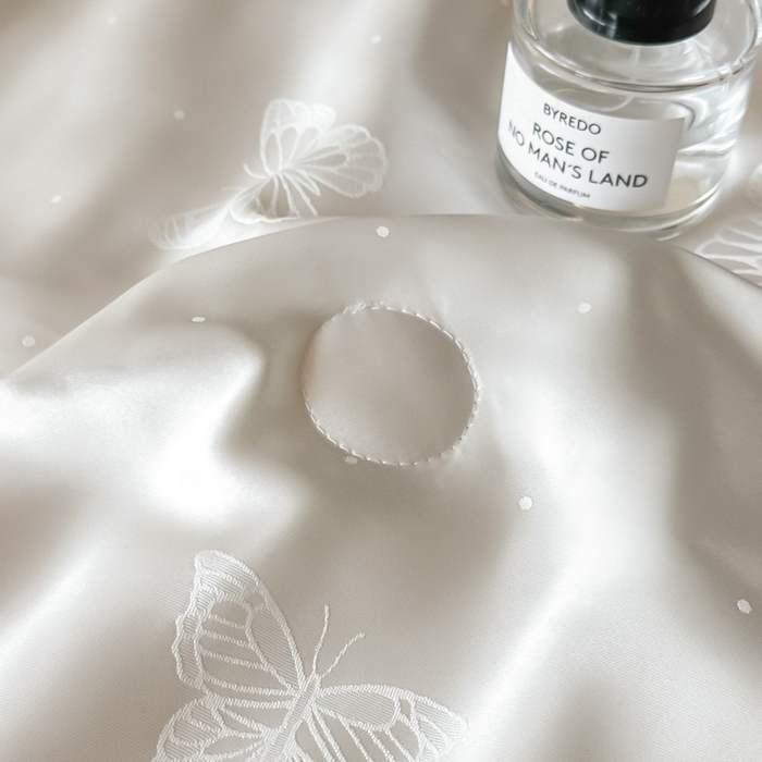 91家纺网 家纺一手货源 找家纺 绘萱家居 2026爆款莱赛冰丝绣花拼接提花水洗天丝夏被四件套水洗真丝夏被夏凉被空调被 蝶舞纷飞-粉